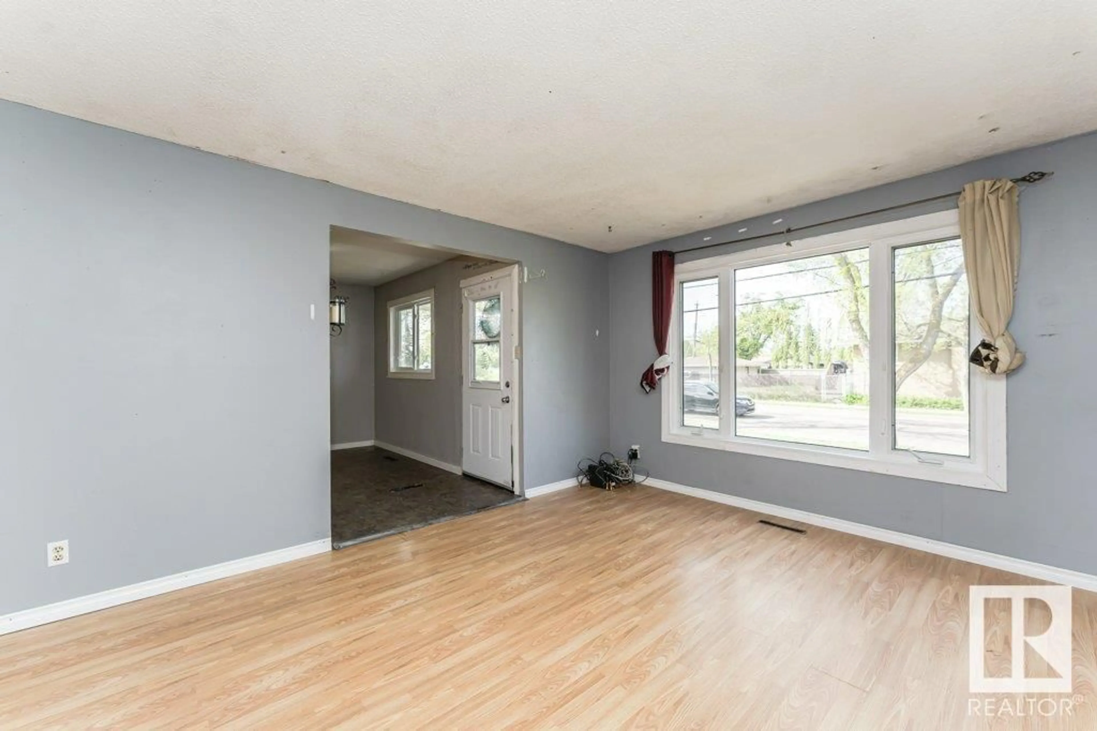 A pic of a room for 9607 101 ST, Fort Saskatchewan Alberta T8L1T9