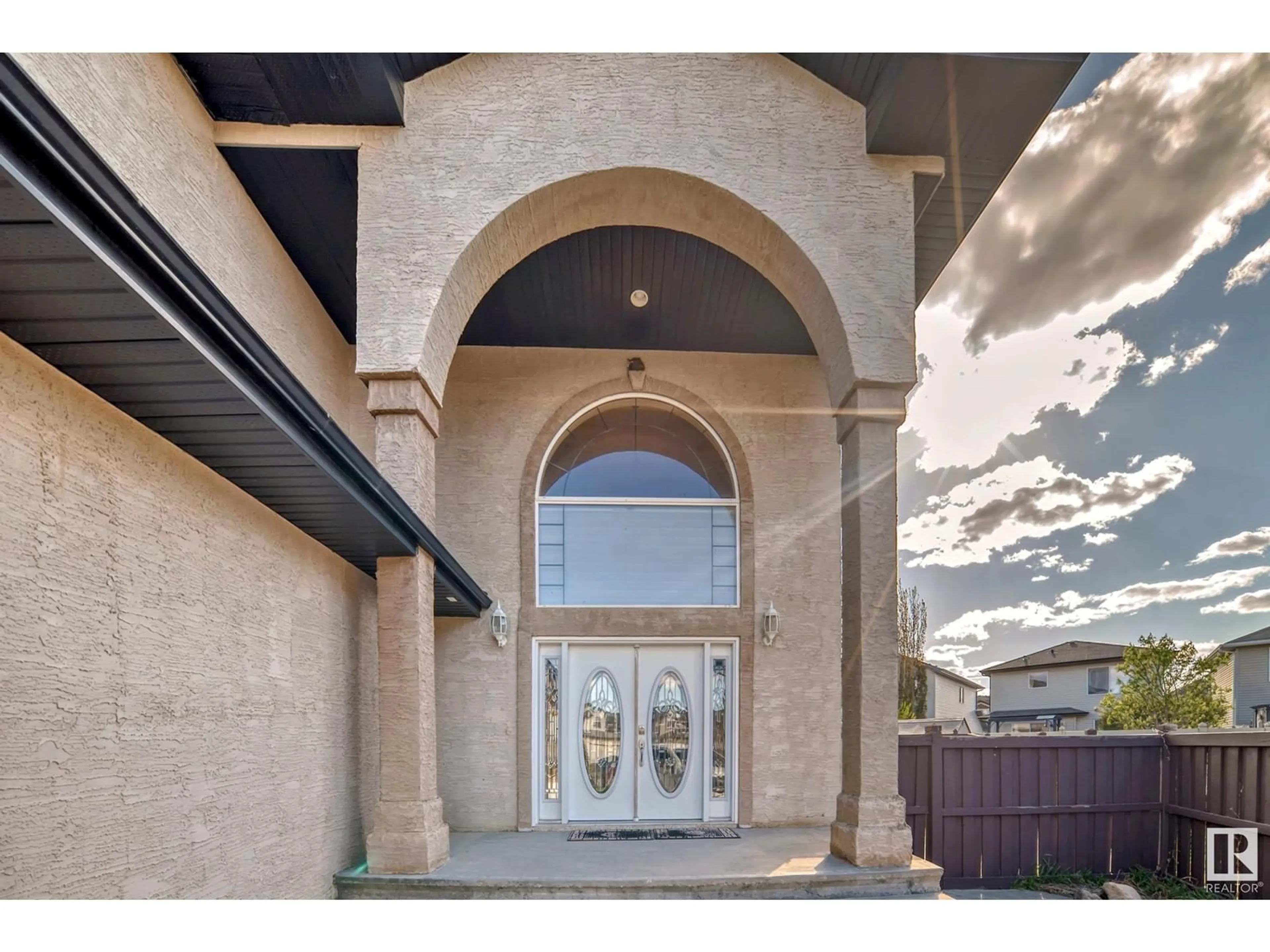 Indoor entryway for NW - 16104 136 ST, Edmonton Alberta T5A3V4