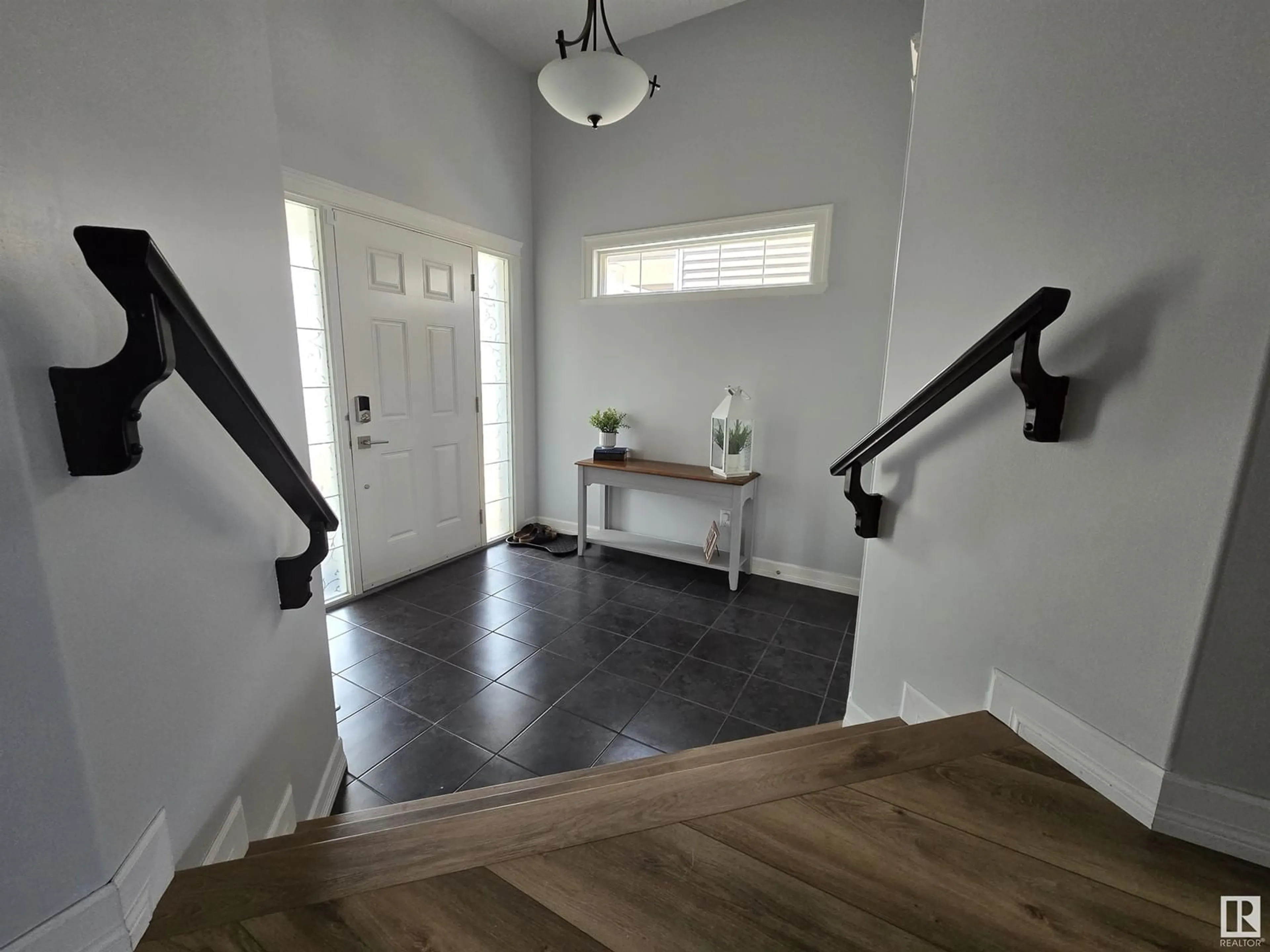 Indoor entryway for 386 SIMPKINS WD, Leduc Alberta T9E0Y4