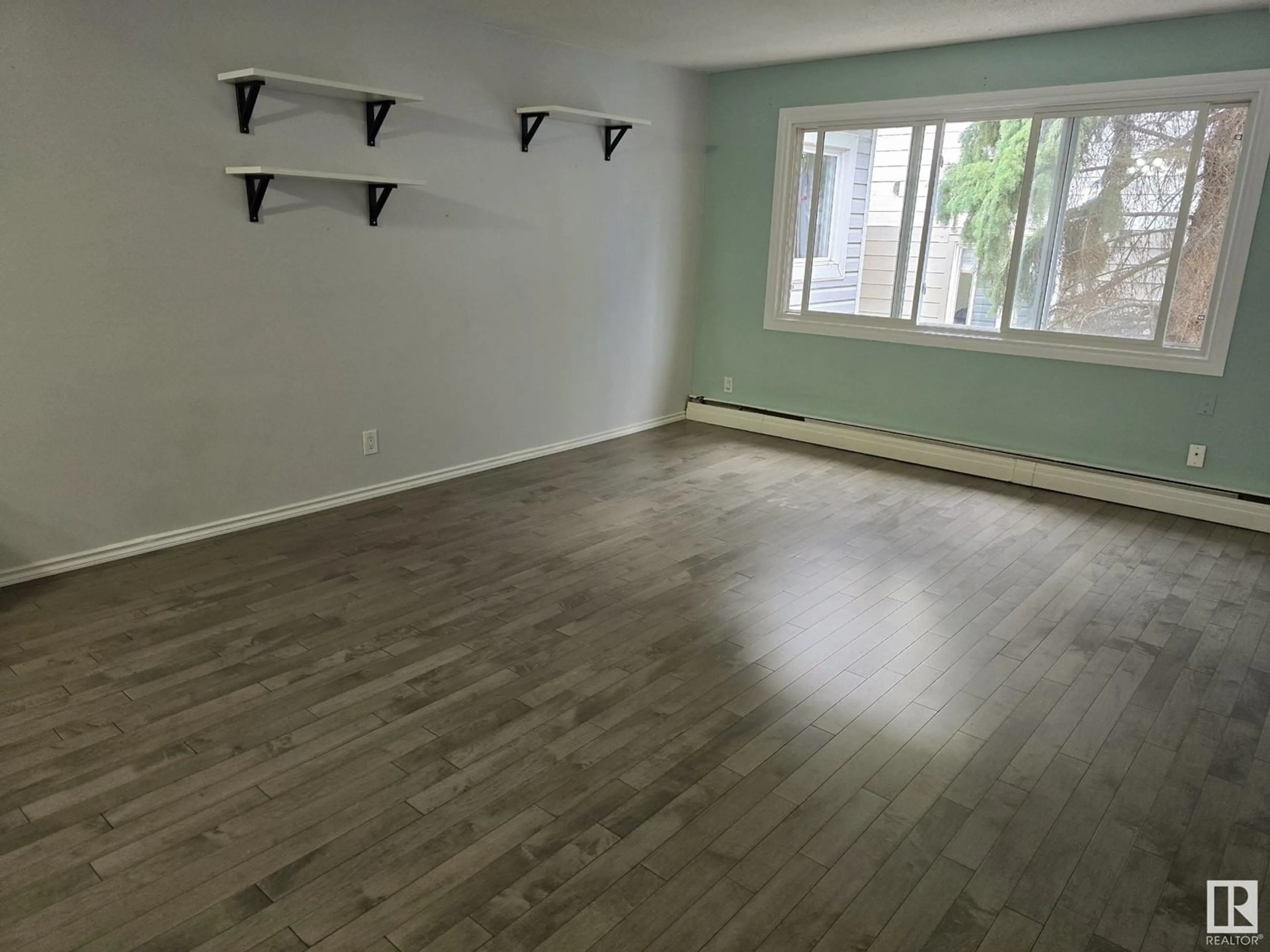 A pic of a room for #302 - 9725 82 AV NW, Edmonton Alberta T6E1Y6