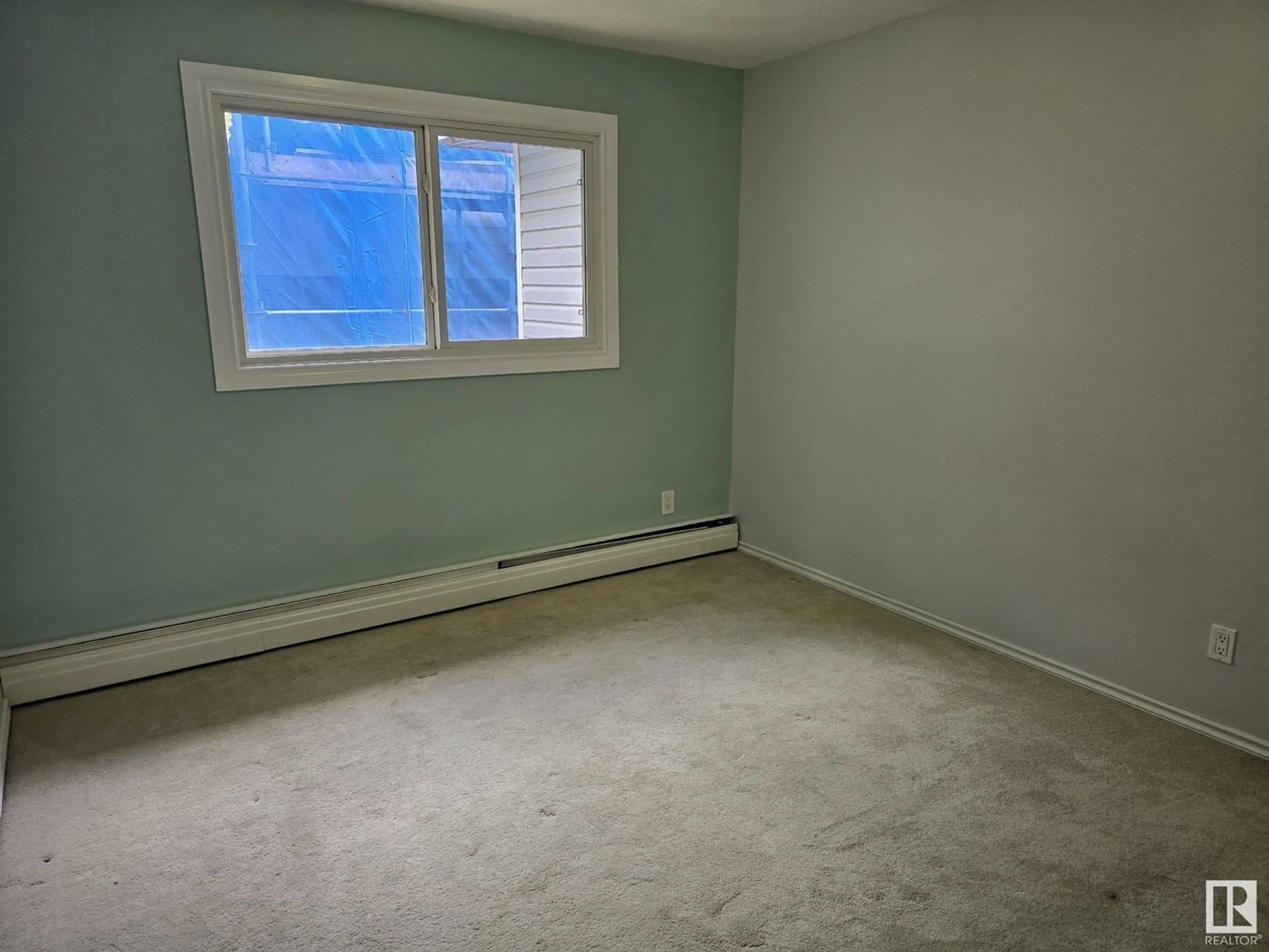 A pic of a room for #302 - 9725 82 AV NW, Edmonton Alberta T6E1Y6