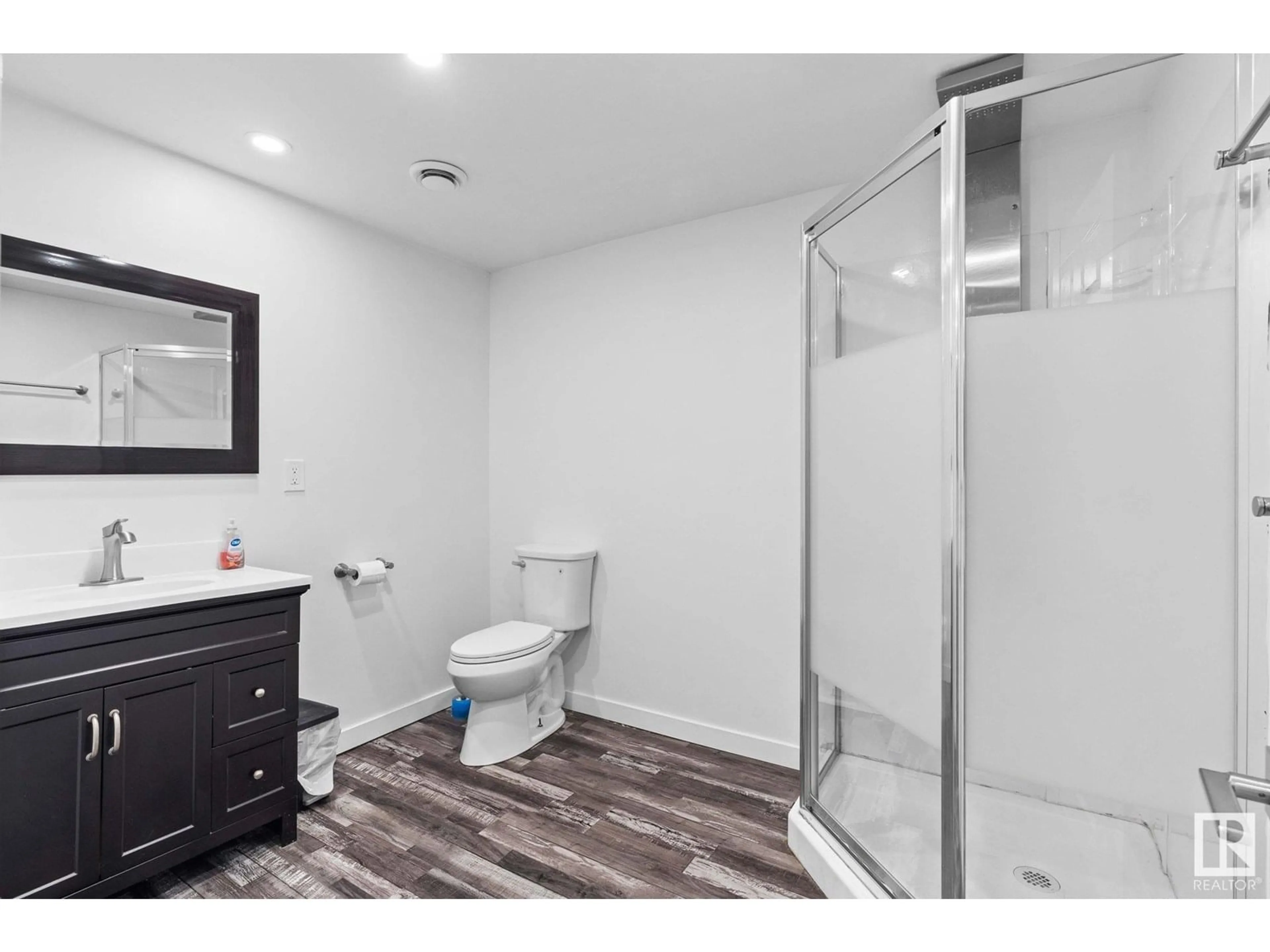 Standard bathroom, unknown for NW - 16318 87 AV, Edmonton Alberta T5R4H2