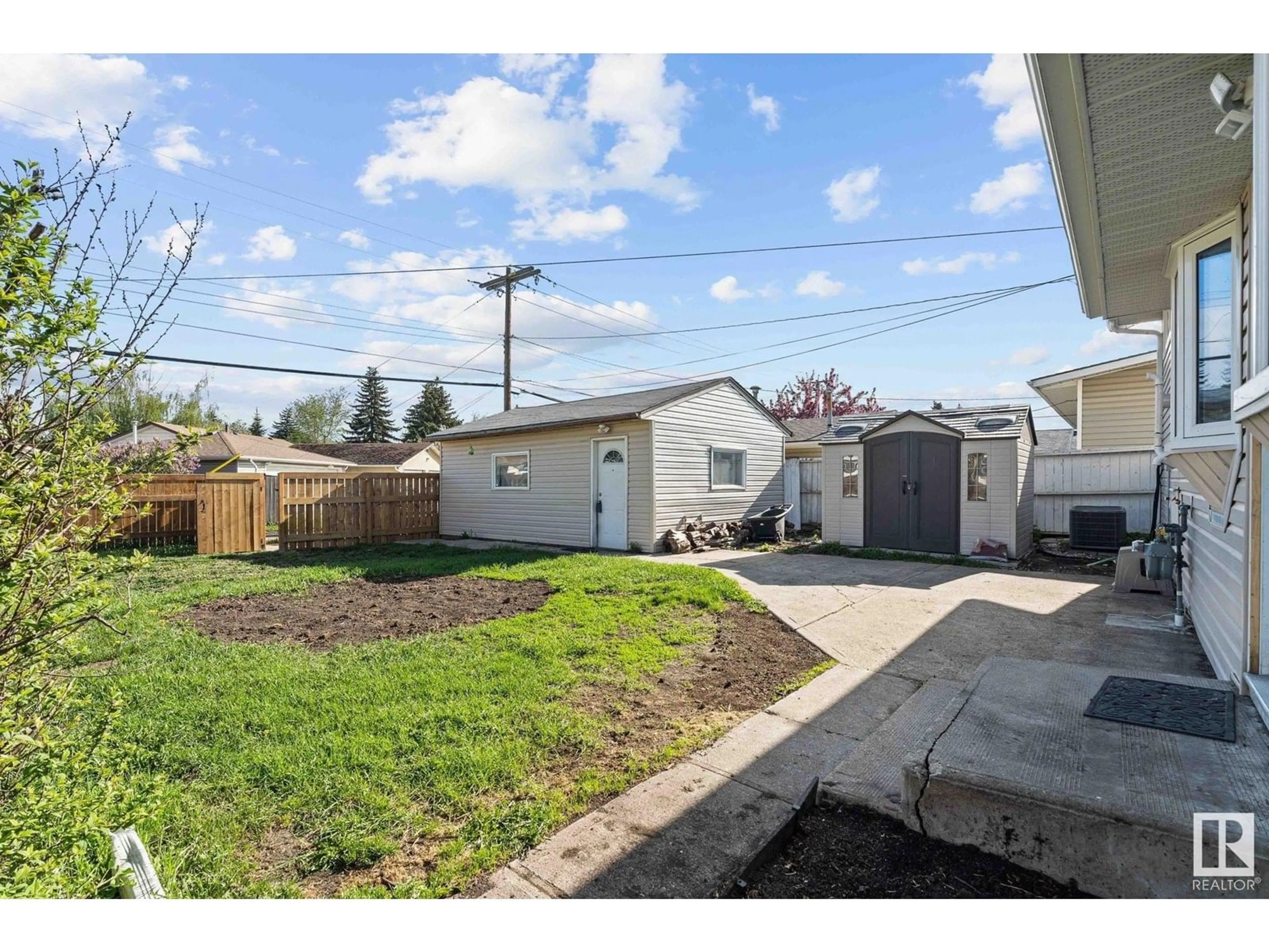 A pic from outside/outdoor area/front of a property/back of a property/a pic from drone, street for NW - 16318 87 AV, Edmonton Alberta T5R4H2