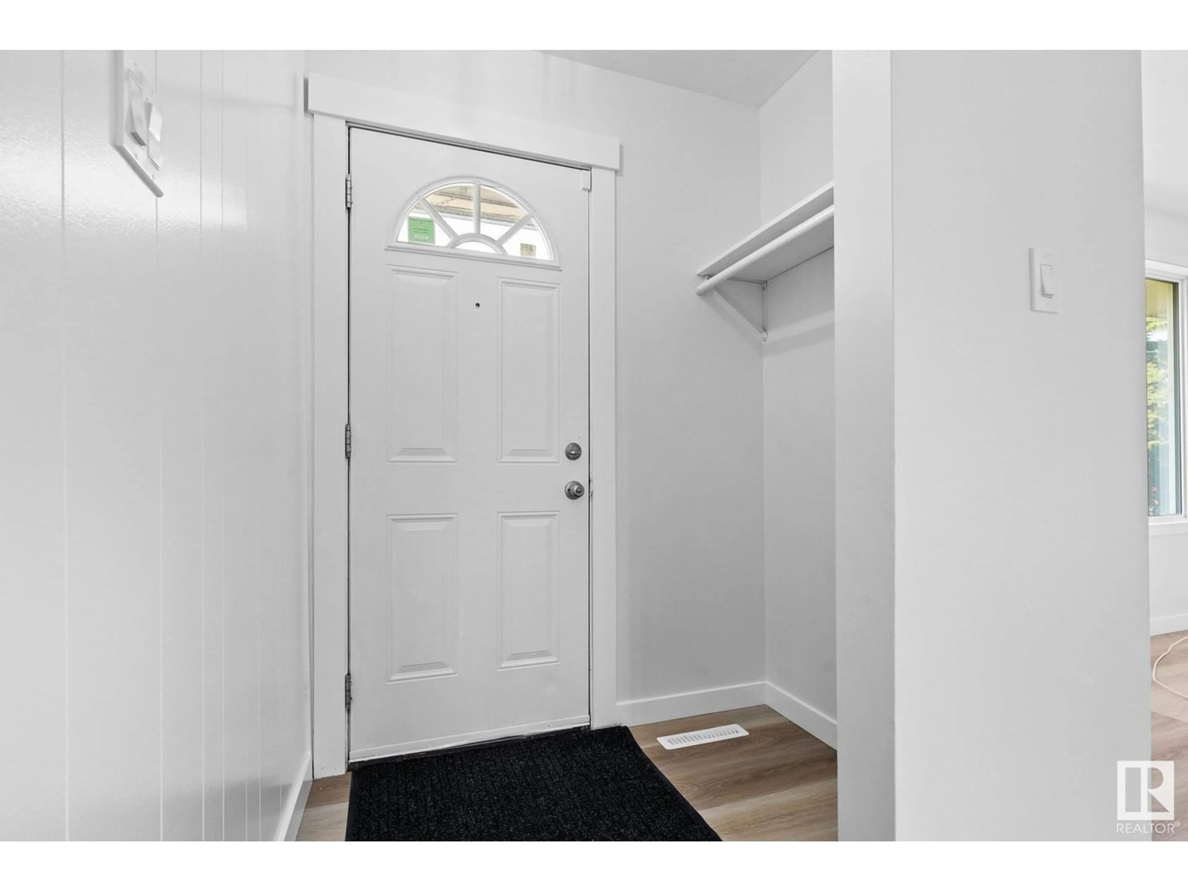 Indoor entryway for NW - 16318 87 AV, Edmonton Alberta T5R4H2