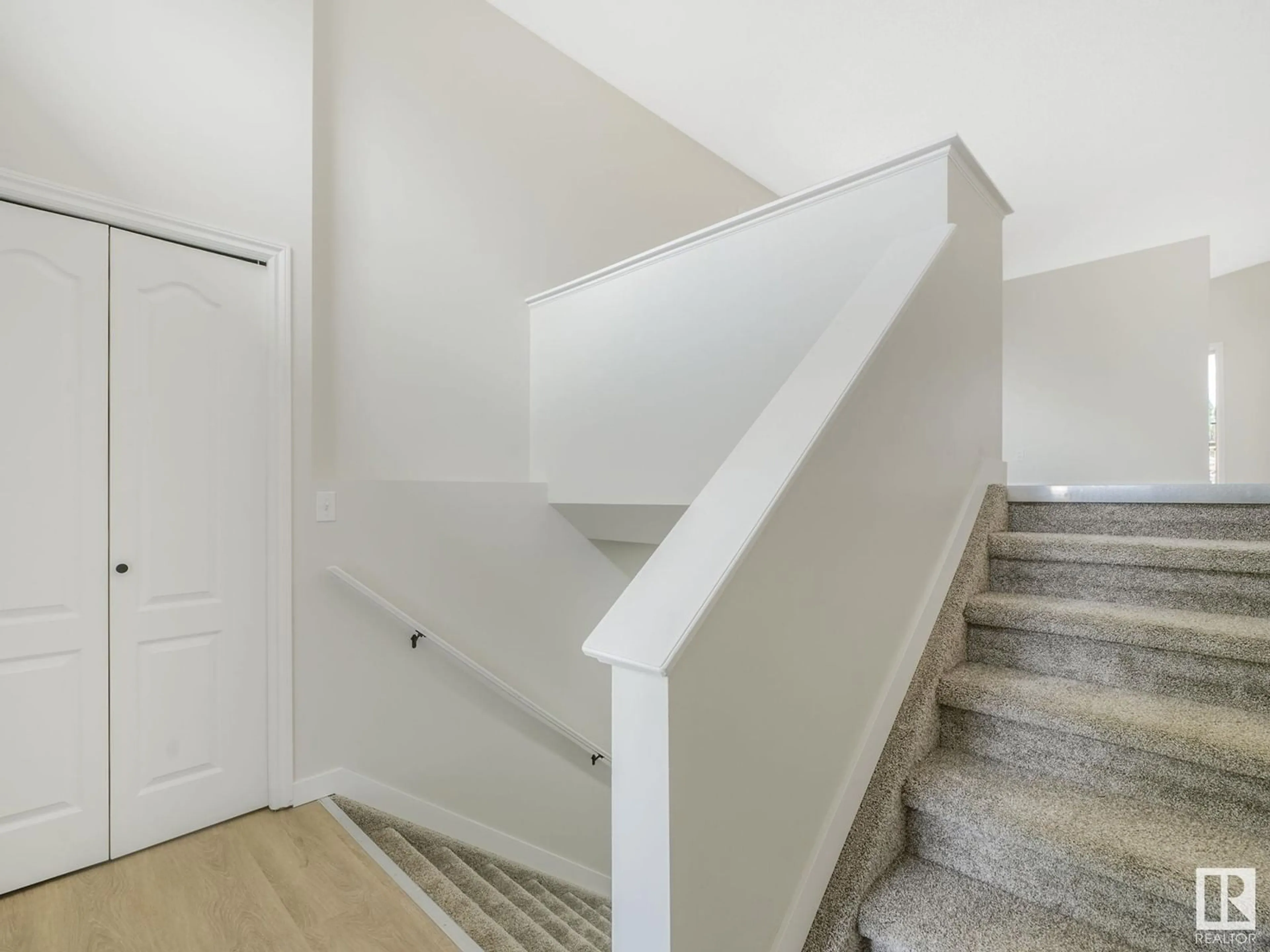 Stairs for NW - 2006 GARNETT WY, Edmonton Alberta T5T6T5