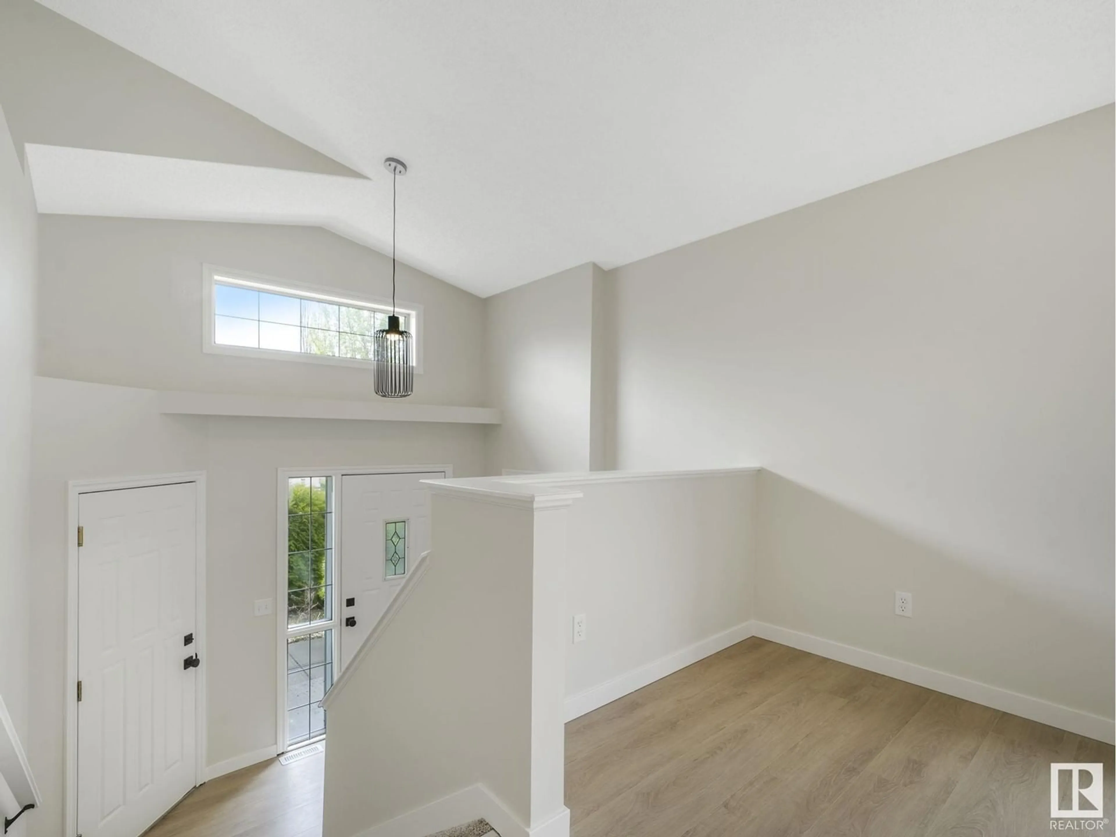 Indoor entryway for NW - 2006 GARNETT WY, Edmonton Alberta T5T6T5