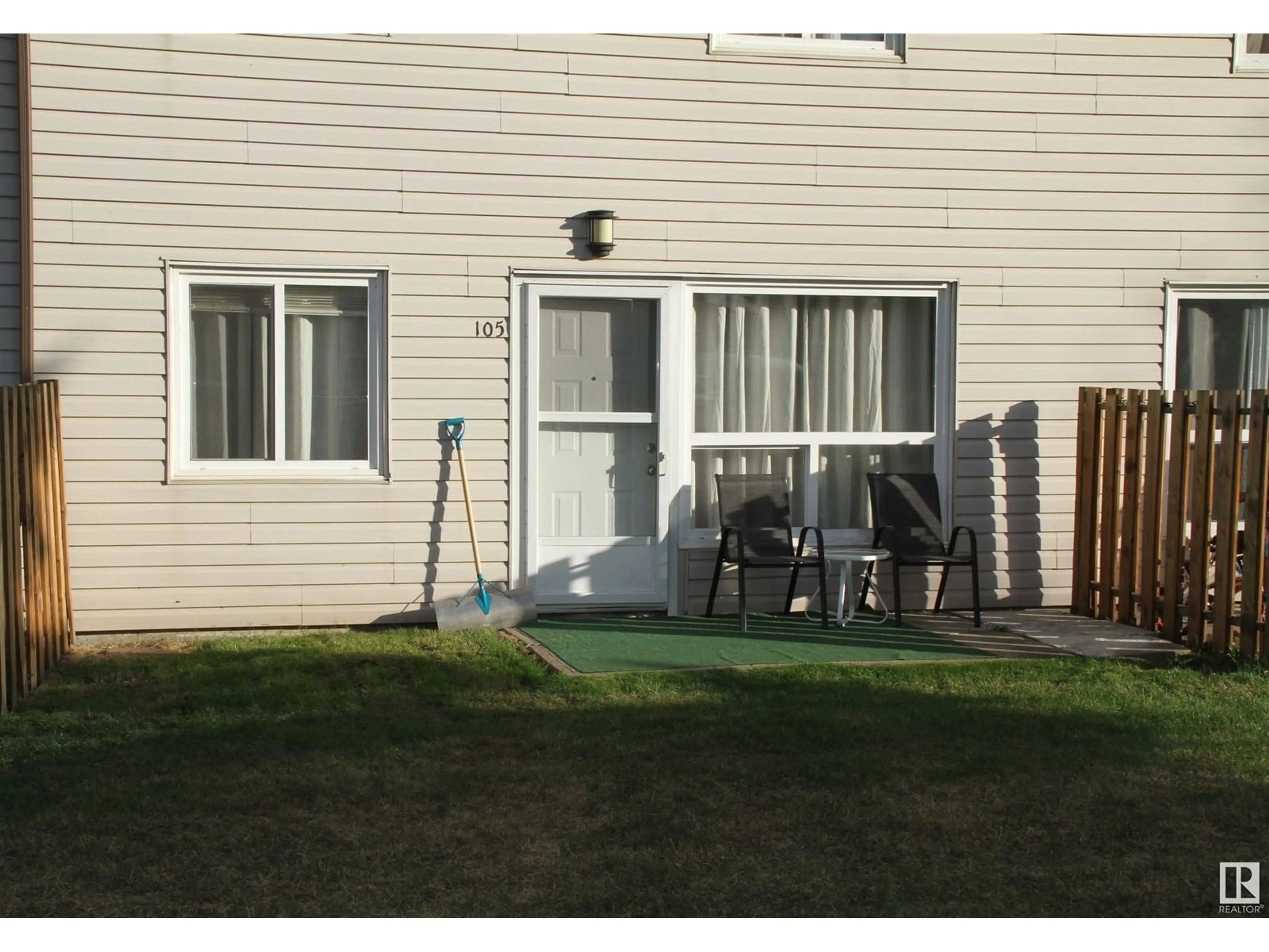 Patio, street for 105 - 237 WOODVALE W, Edmonton Alberta T6L1E5
