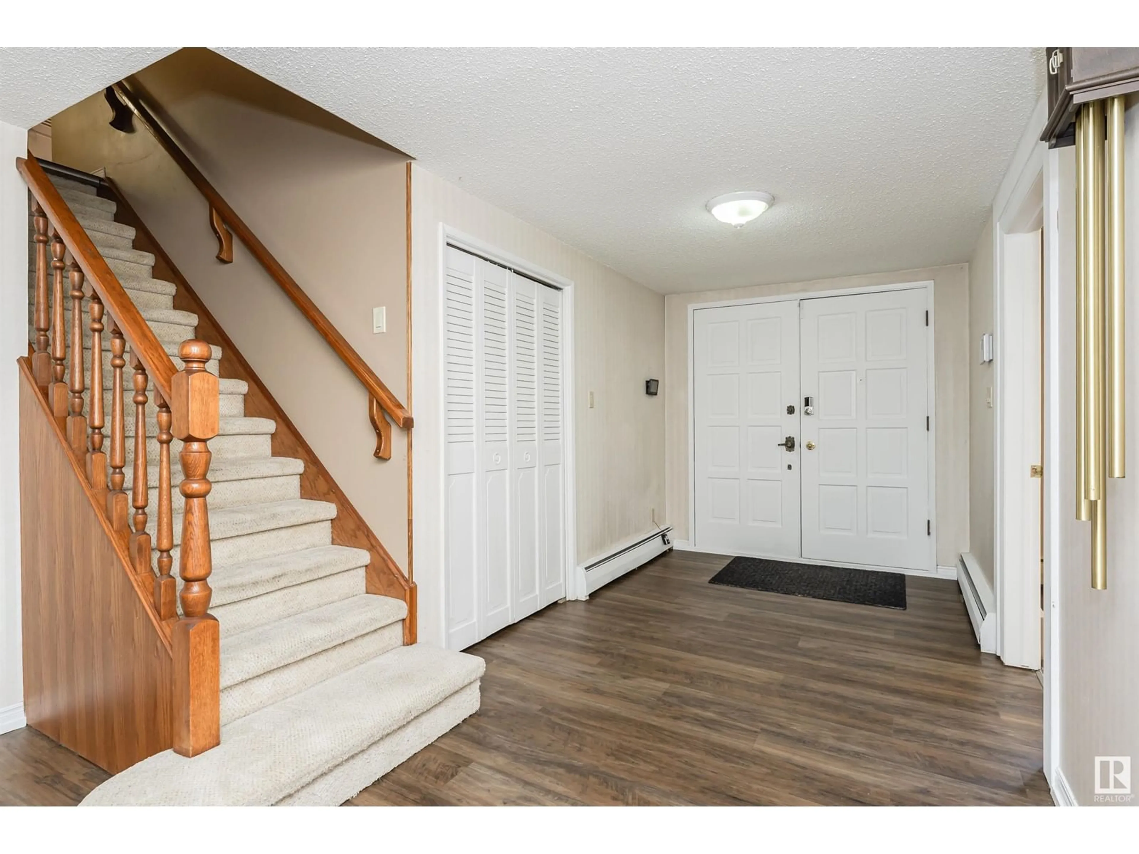 Indoor entryway for 57 STURGEON RD, St. Albert Alberta T8N0E8