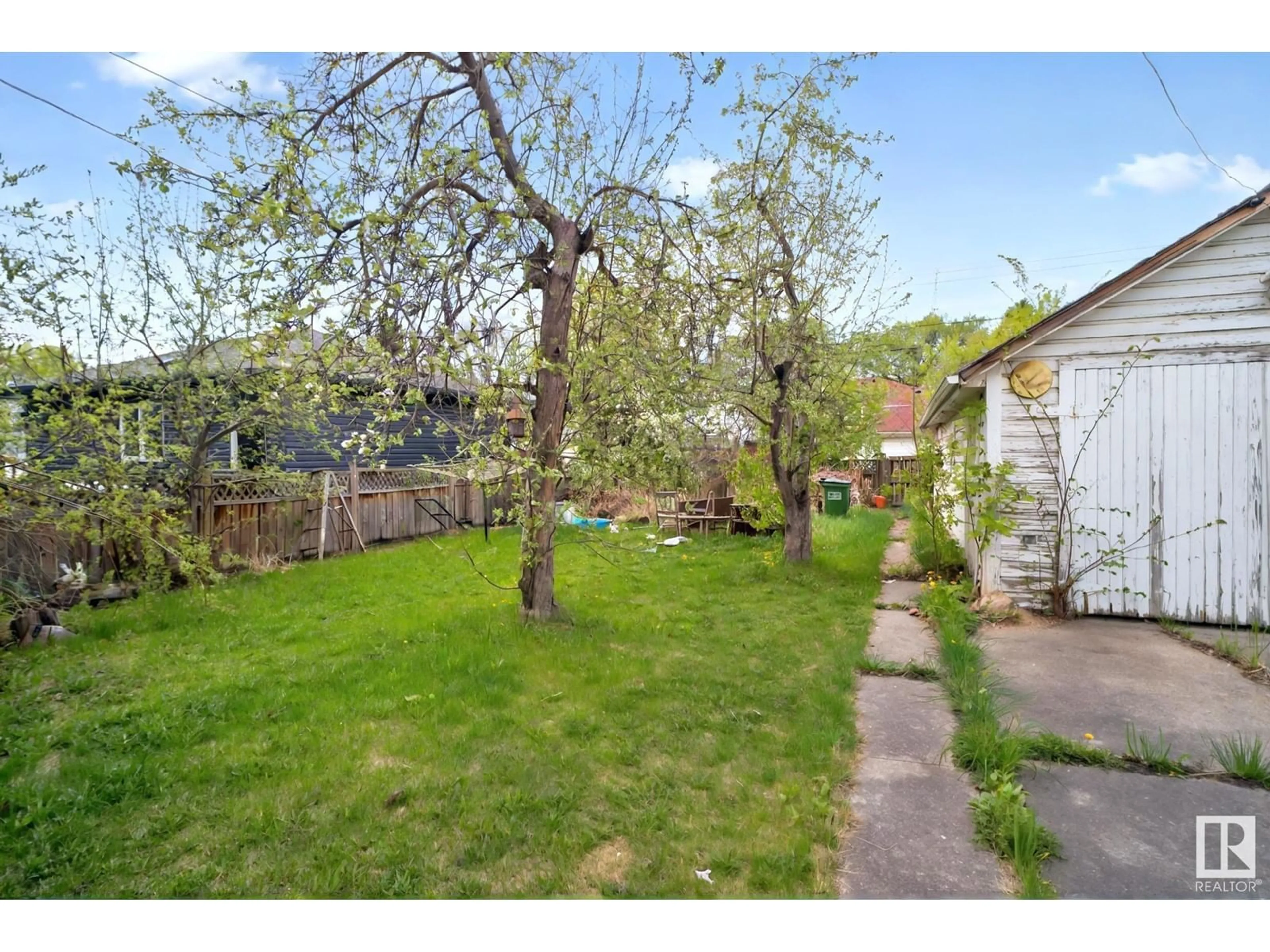 Patio, street for 12330 91 ST, Edmonton Alberta T5B4C5