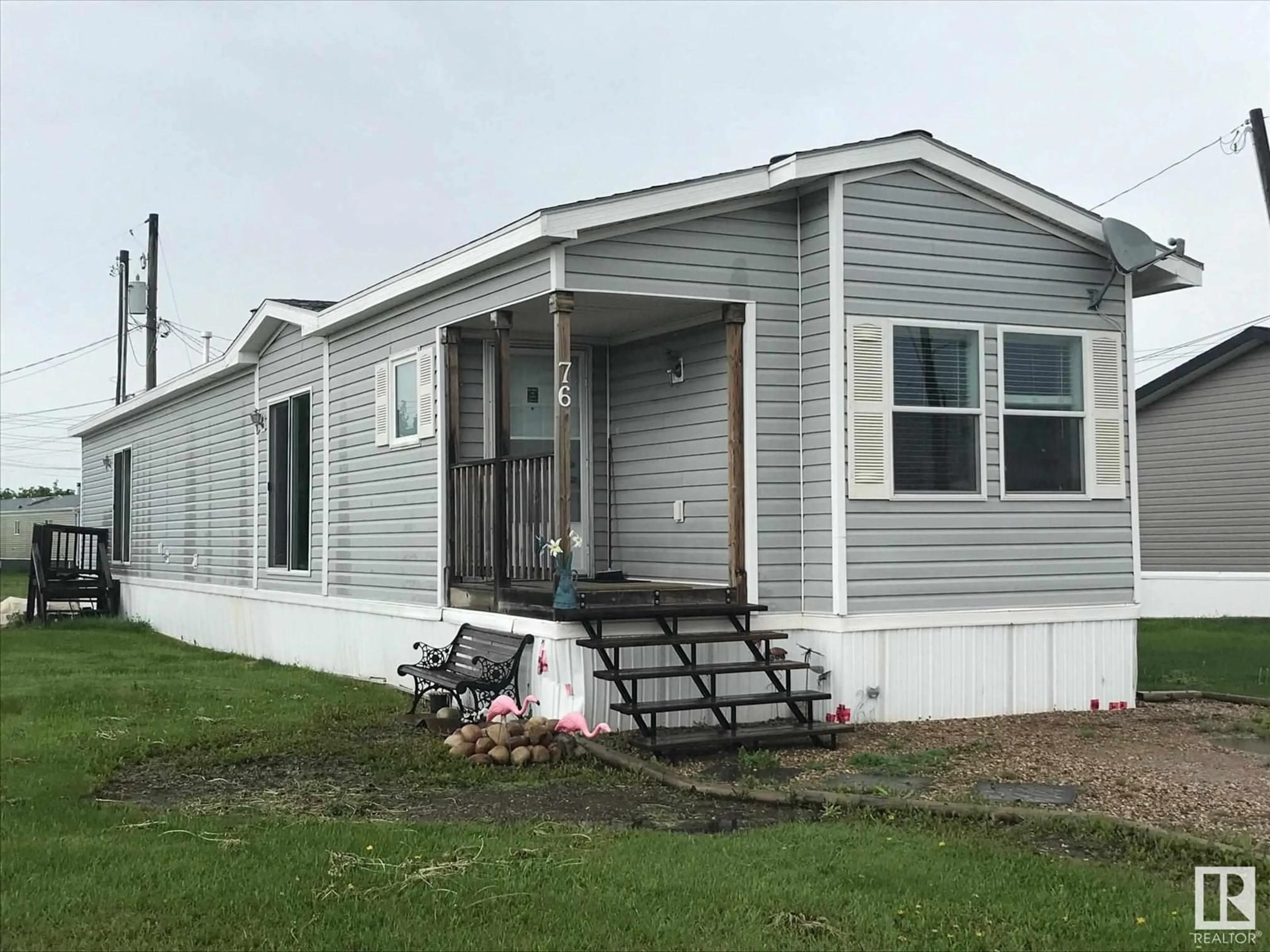 Home with vinyl exterior material, unknown for 76 WOOD&GARDEN ES, Vegreville Alberta T9C1E8