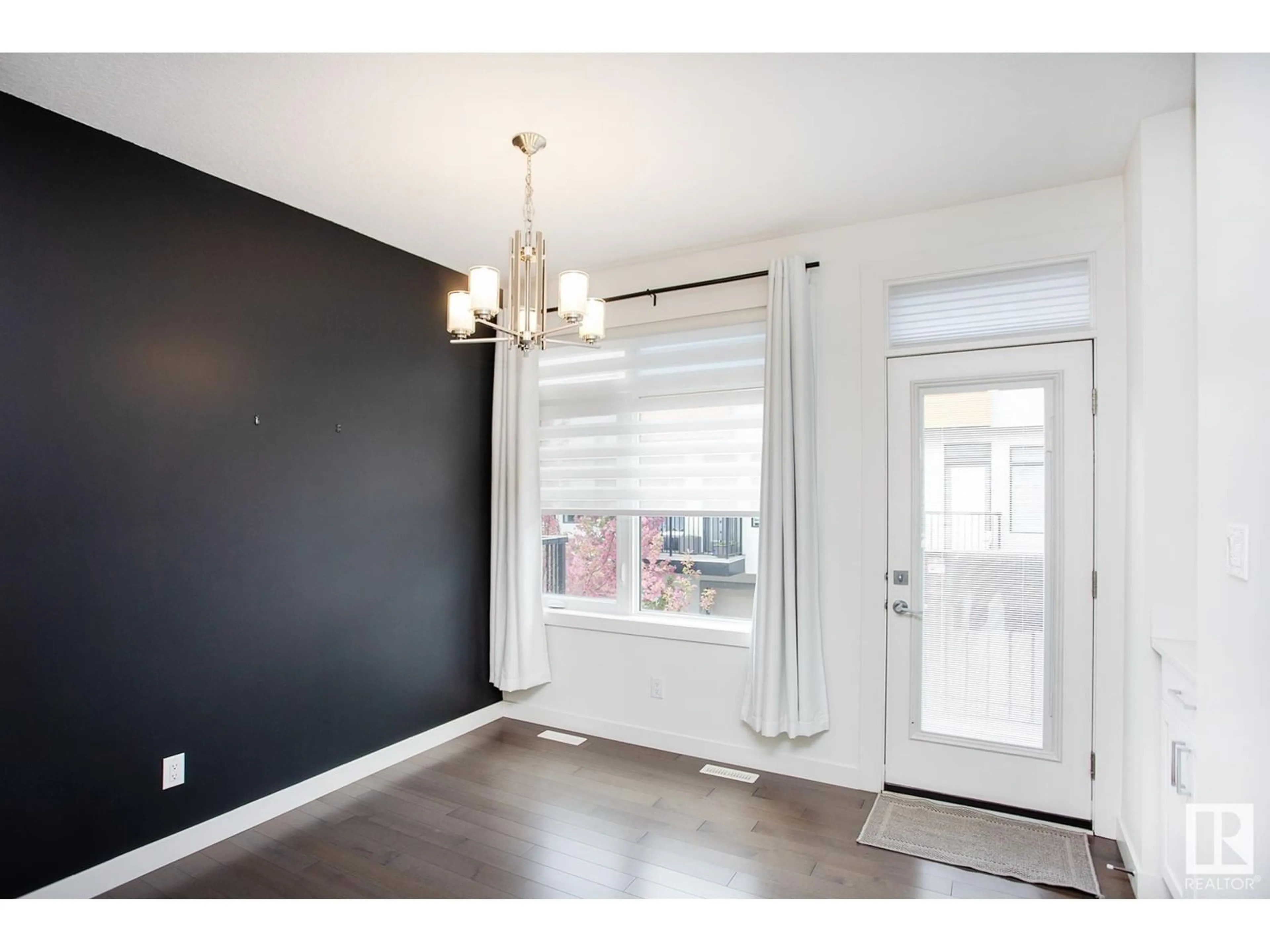 Indoor entryway for #3 - 15530 90 AV, Edmonton Alberta T5R1Y7