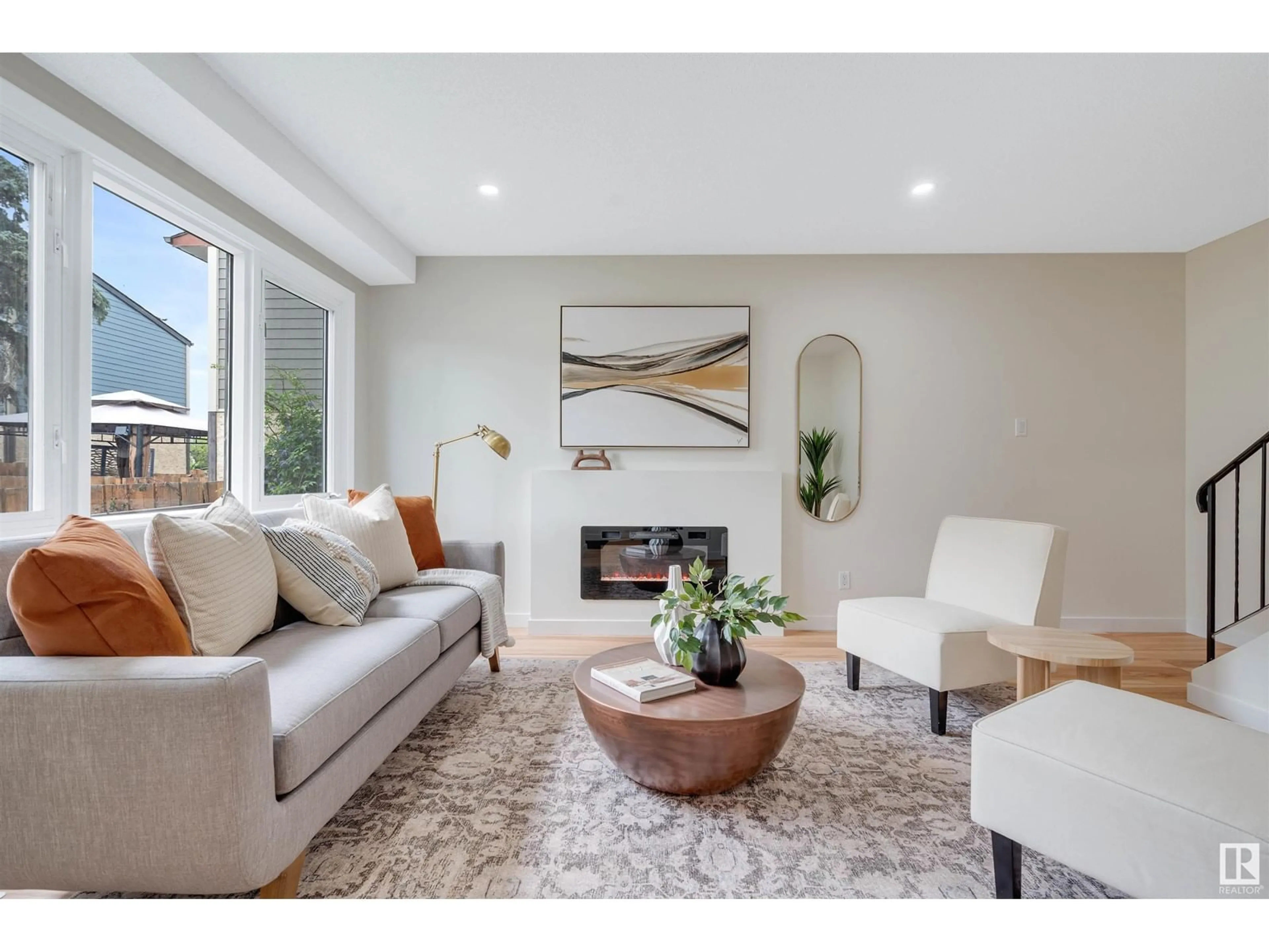 Living room with furniture, unknown for 62 WILLOWDALE PL, Edmonton Alberta T5T1Z4