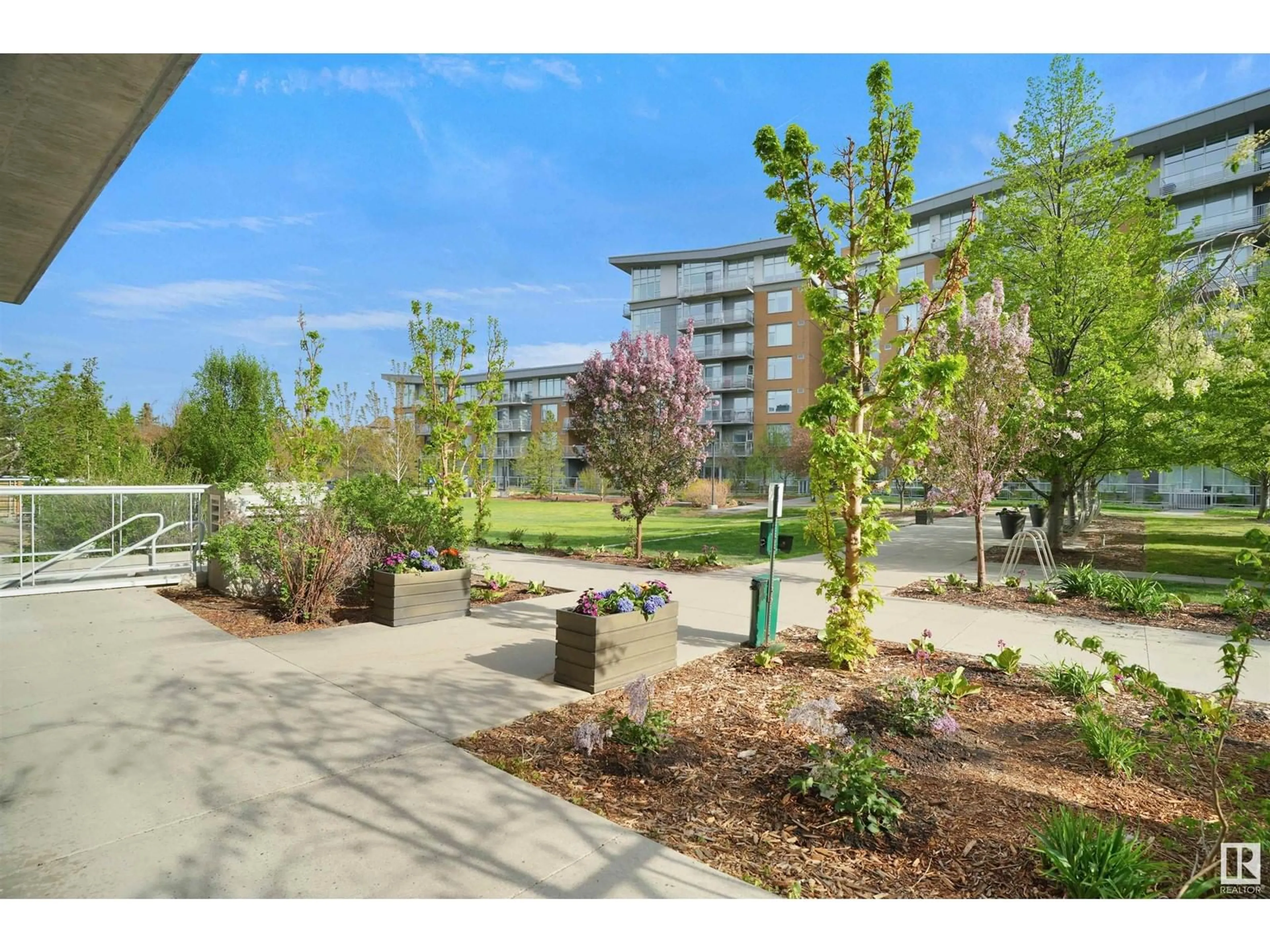 Patio, street for 608 - 2510 109 ST NW, Edmonton Alberta T6J2X1