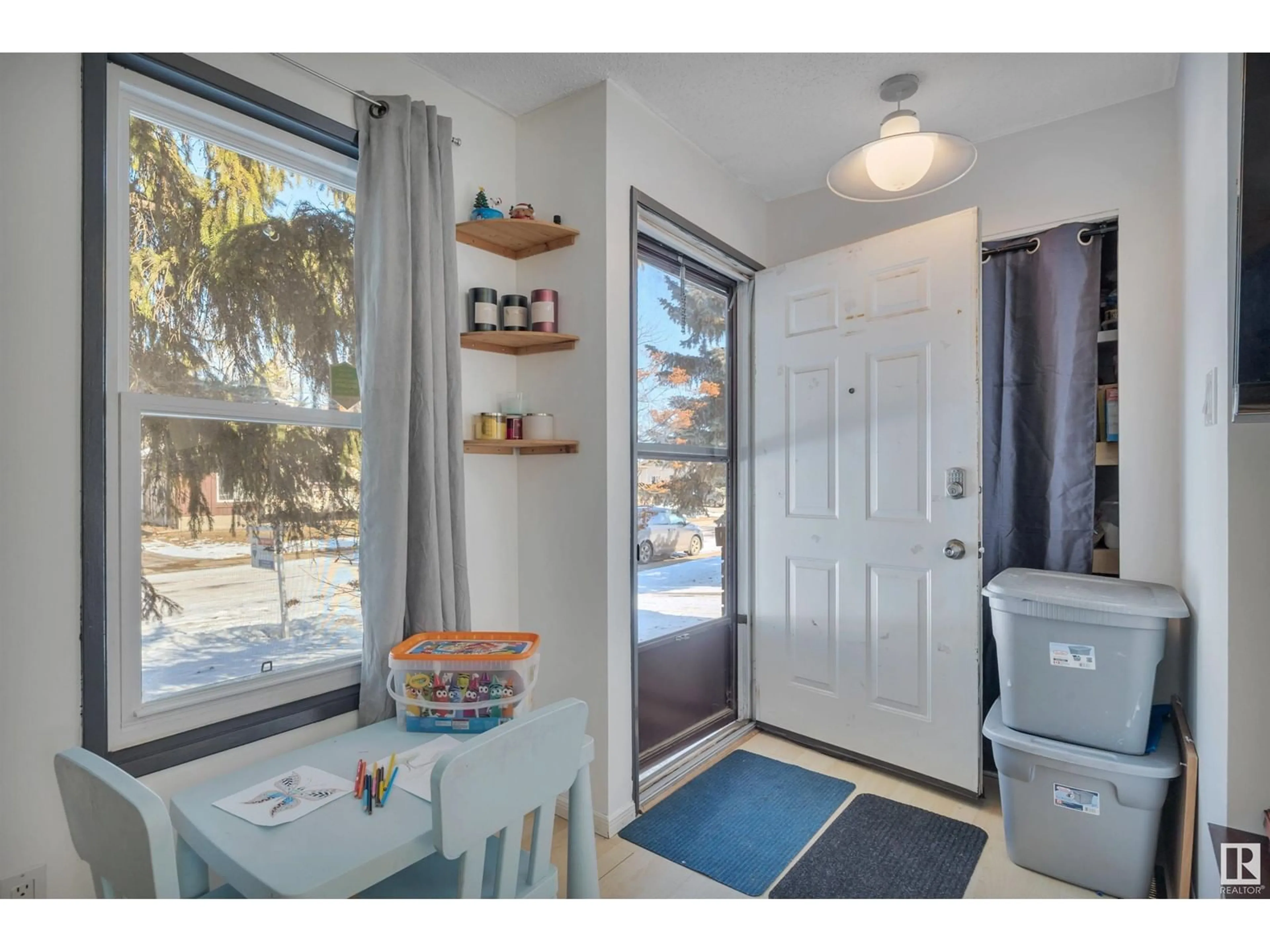 Indoor entryway for 1931 145A AV, Edmonton Alberta T5Y1S9