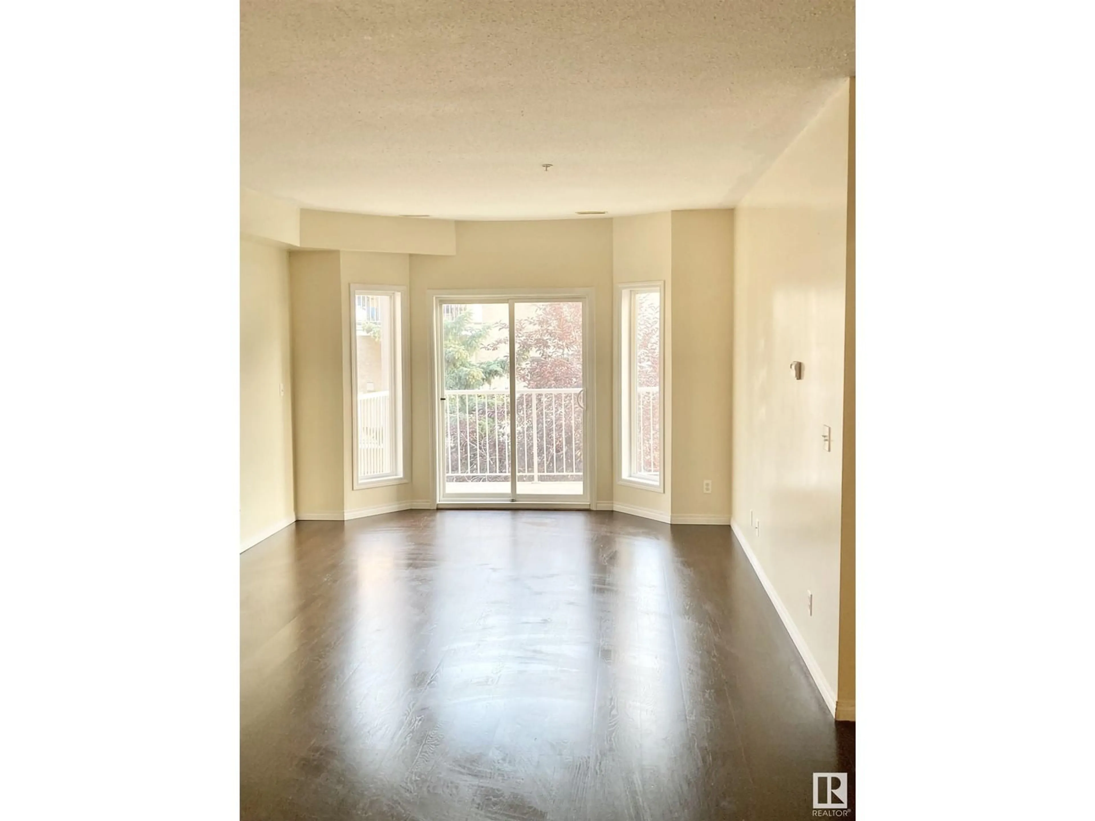 A pic of a room for 315 - 4304 139 AV, Edmonton Alberta T5Y0H6