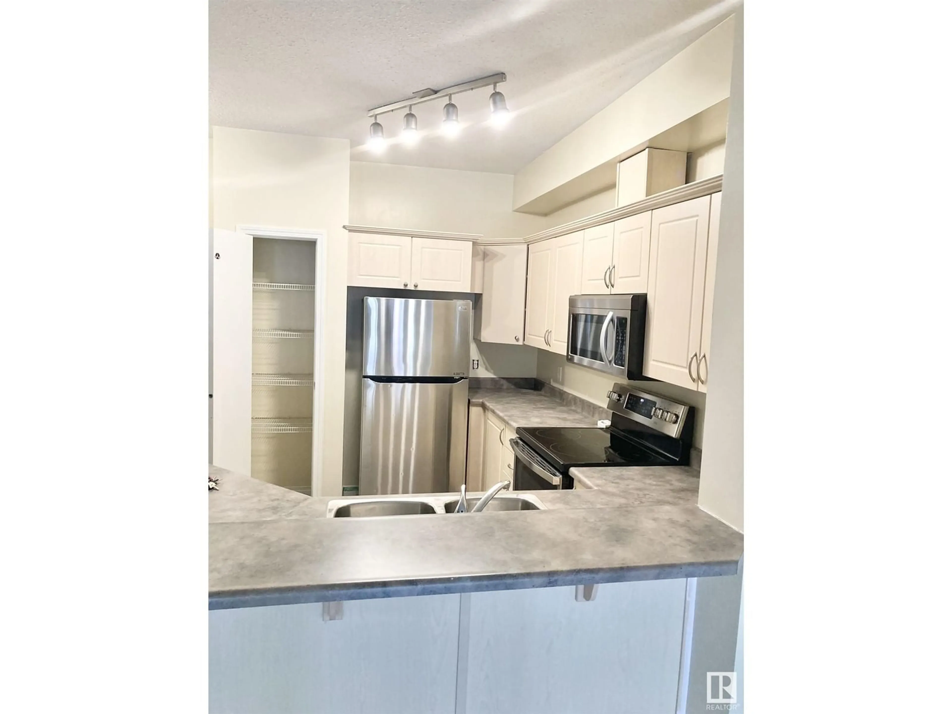 Unknown for 315 - 4304 139 AV, Edmonton Alberta T5Y0H6