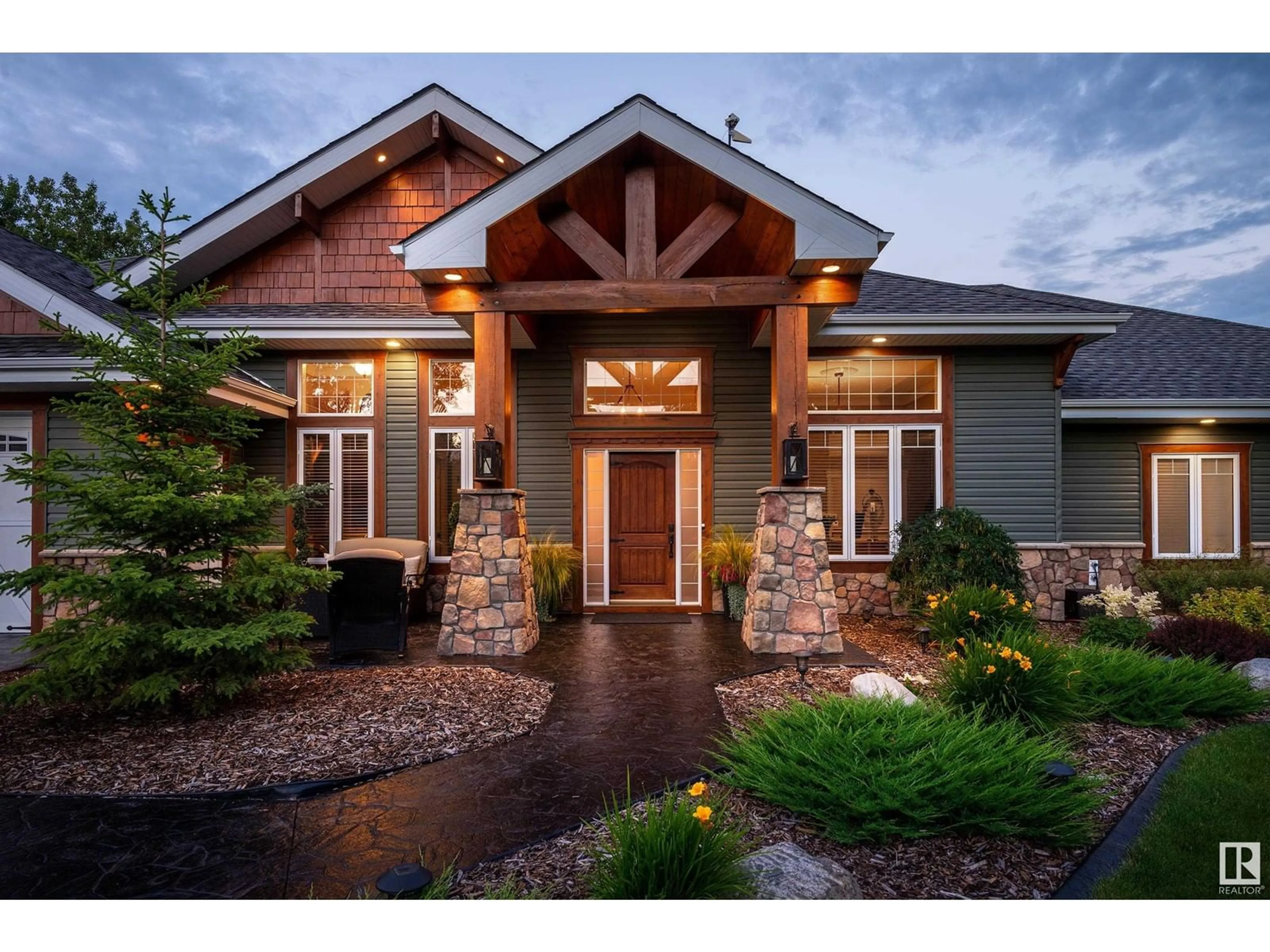 Indoor entryway for 54313 RGE ROAD 11, Rural Sturgeon County Alberta T8R0K7