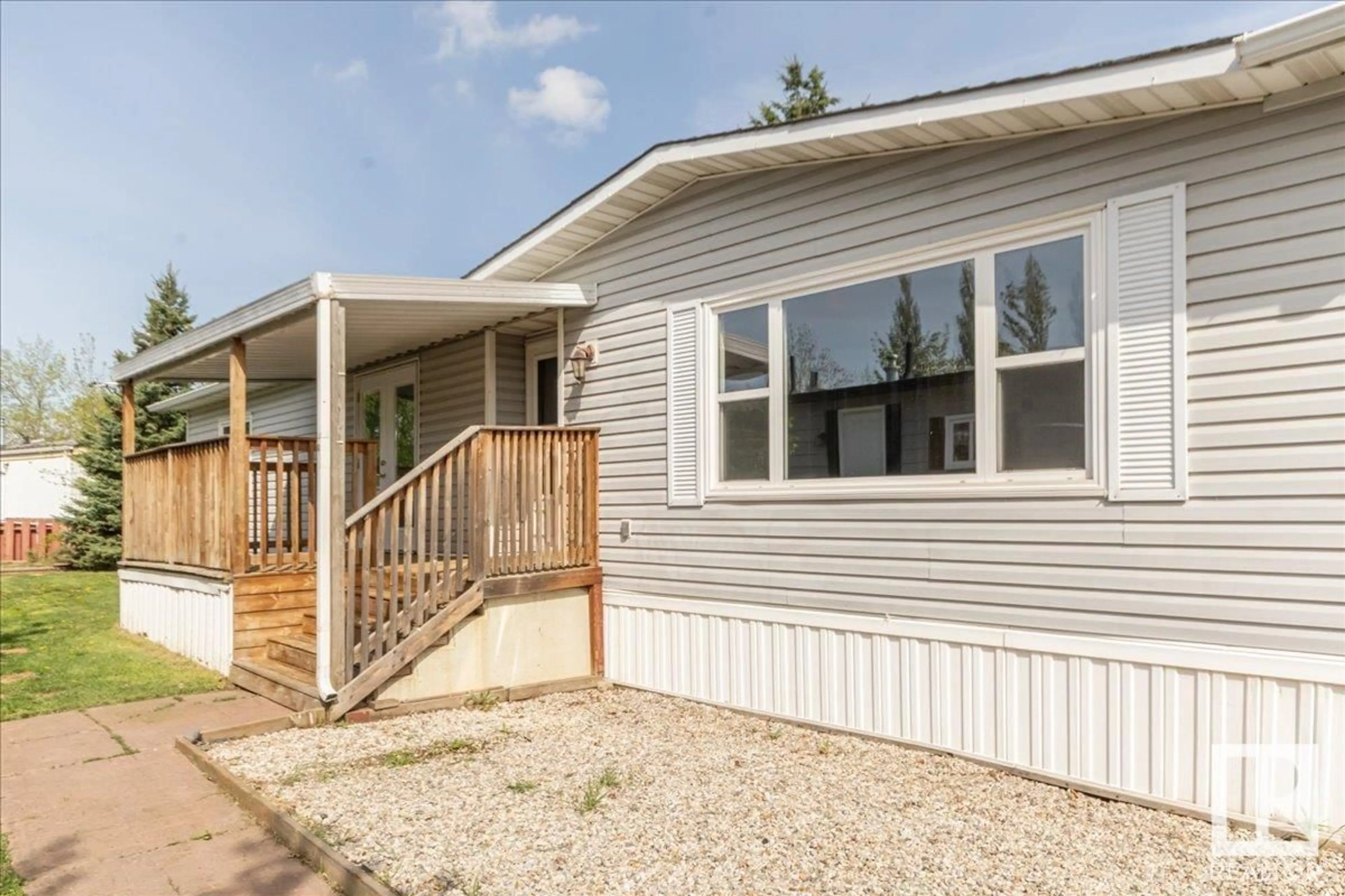 Home with vinyl exterior material, street for 5 CLIFF CR, Edmonton Alberta T6P1B6