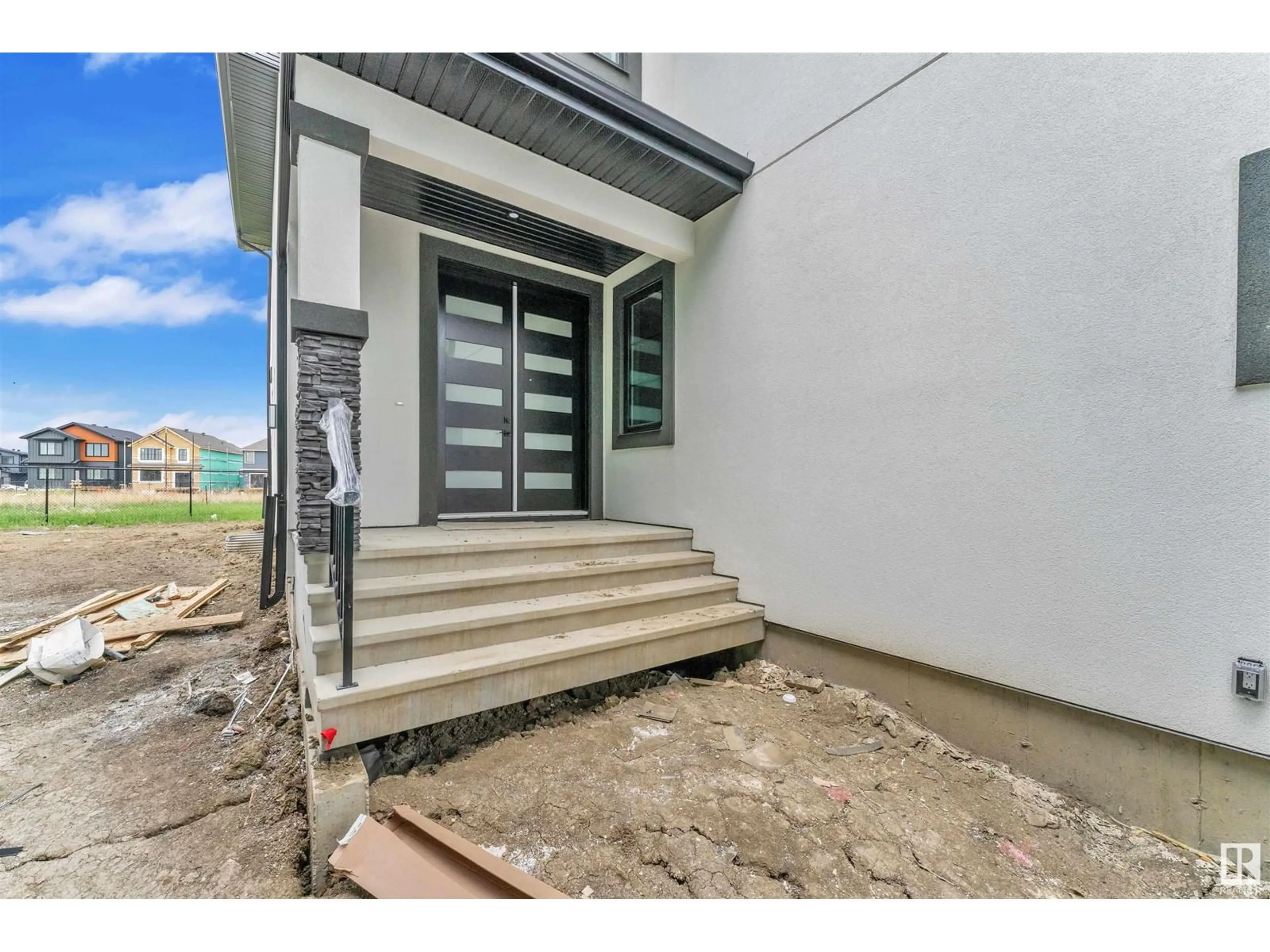 Indoor entryway for NE - 703 166 AV, Edmonton Alberta T5Y4J1