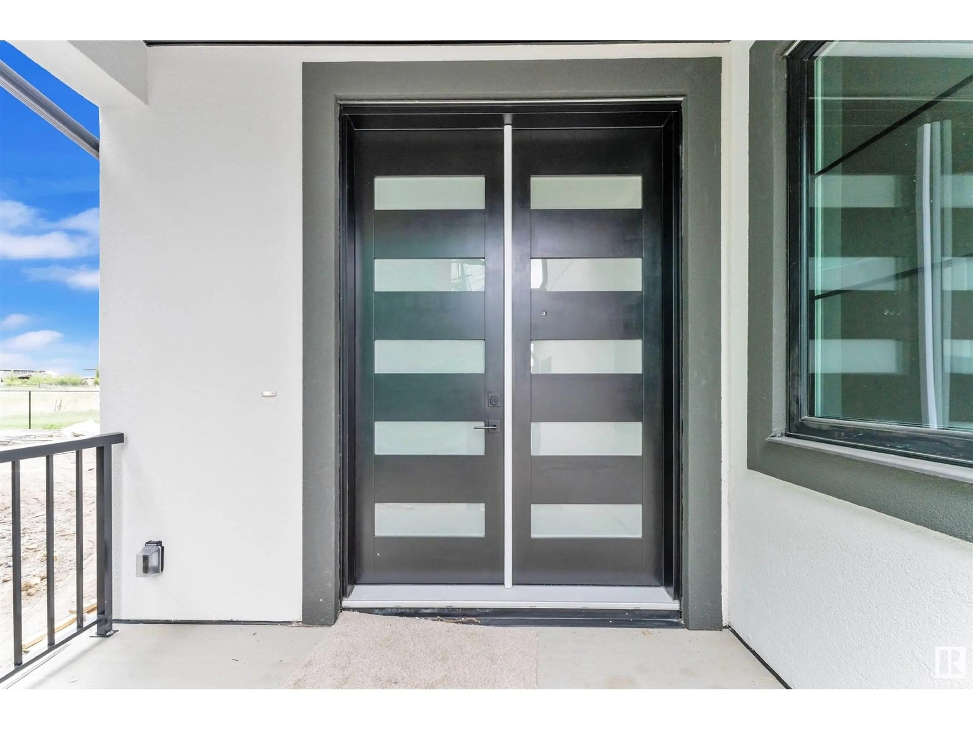 Indoor entryway for NE - 703 166 AV, Edmonton Alberta T5Y4J1
