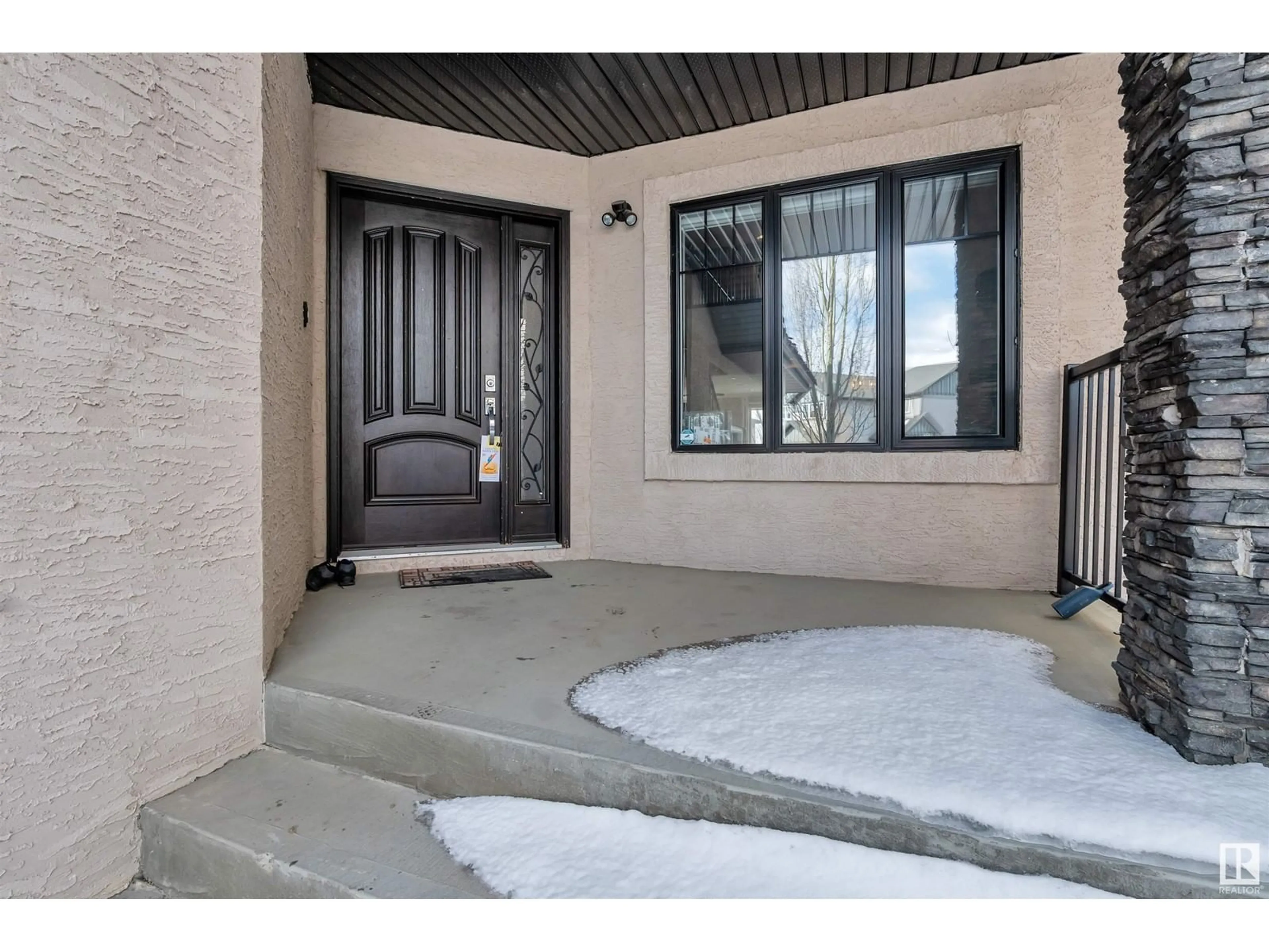 Indoor entryway for SW - 3948 CLAXTON LO, Edmonton Alberta T6W1Y7