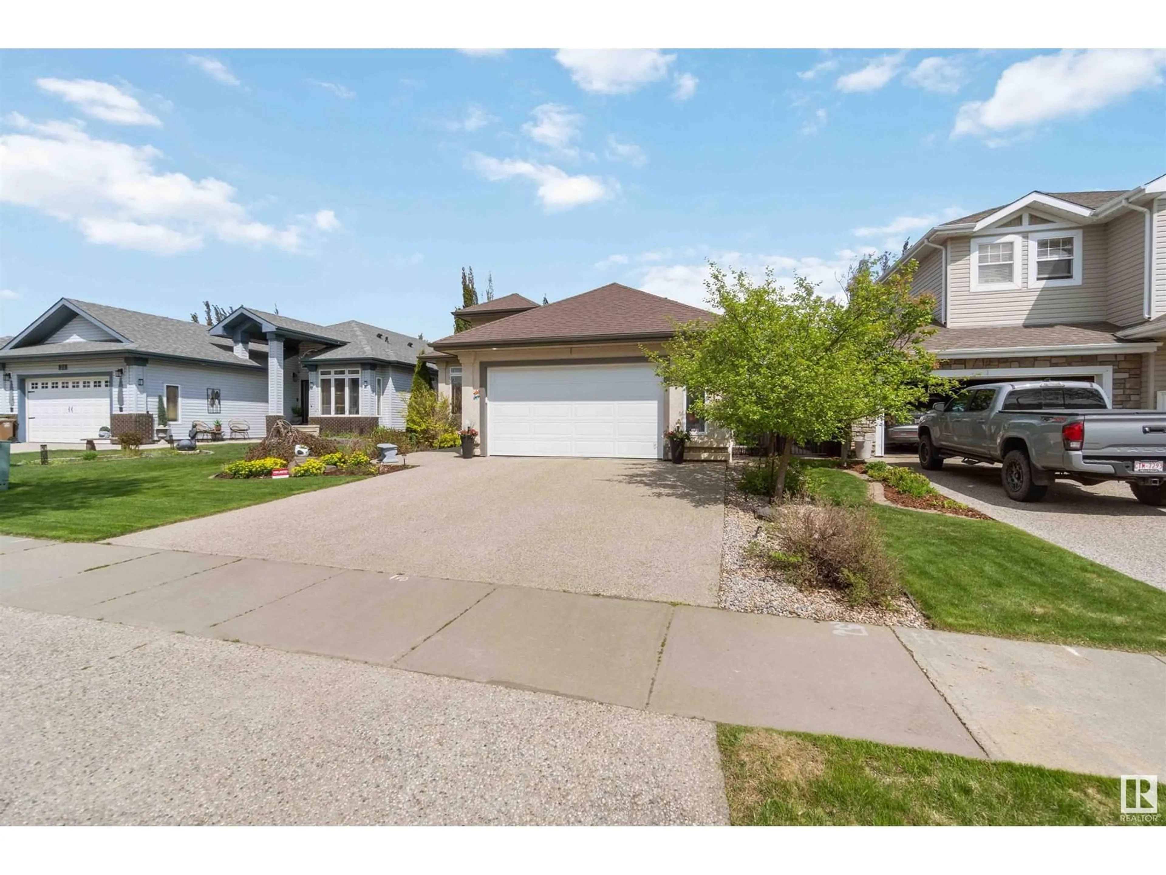 A pic from outside/outdoor area/front of a property/back of a property/a pic from drone, street for 20 OLIVIER CLOSE, St. Albert Alberta T8N7H7