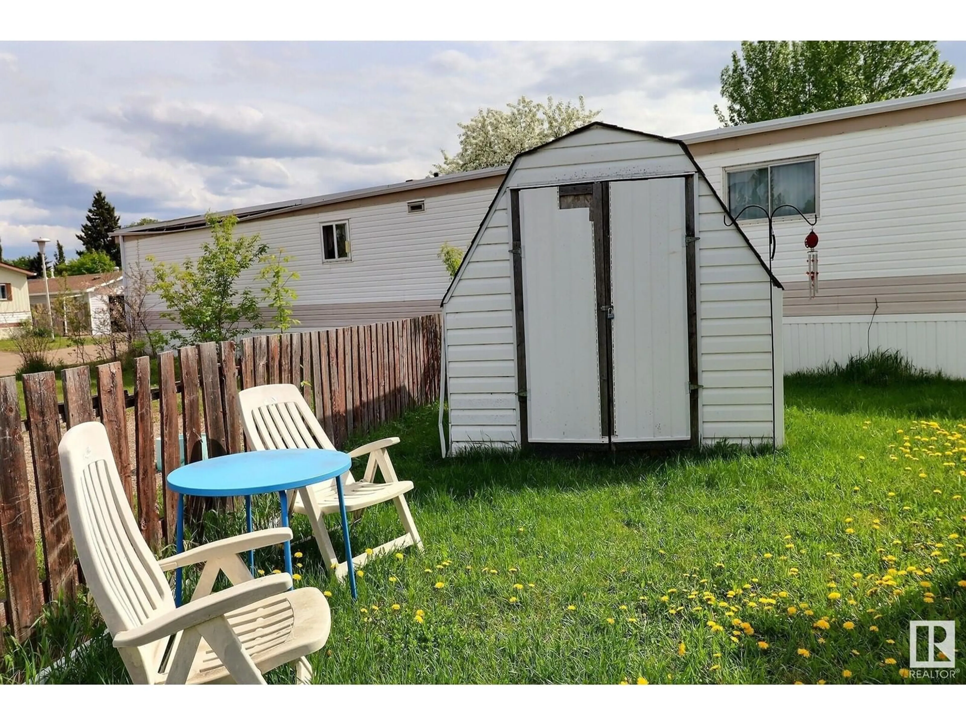 Shed for 663B EVERGREEN PA, Edmonton Alberta T5Y4M2