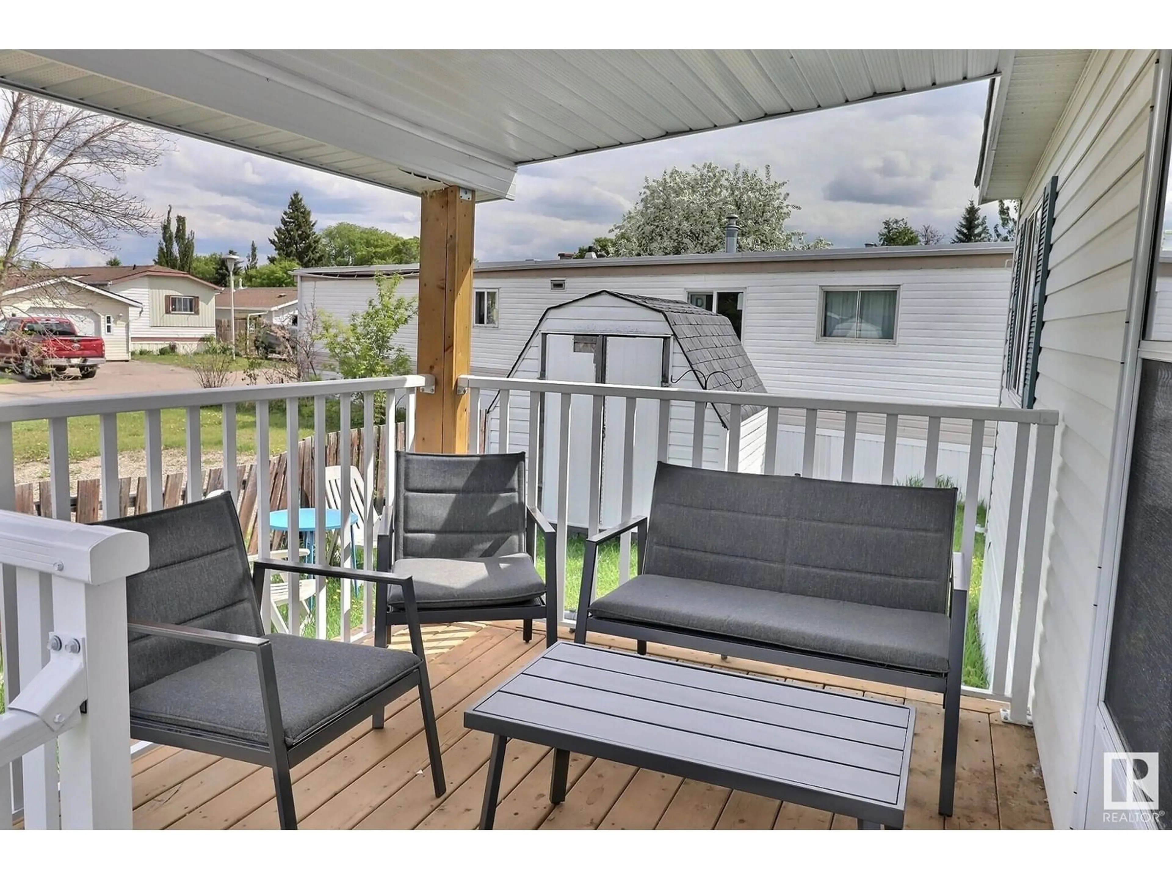 Patio, unknown for 663B EVERGREEN PA, Edmonton Alberta T5Y4M2