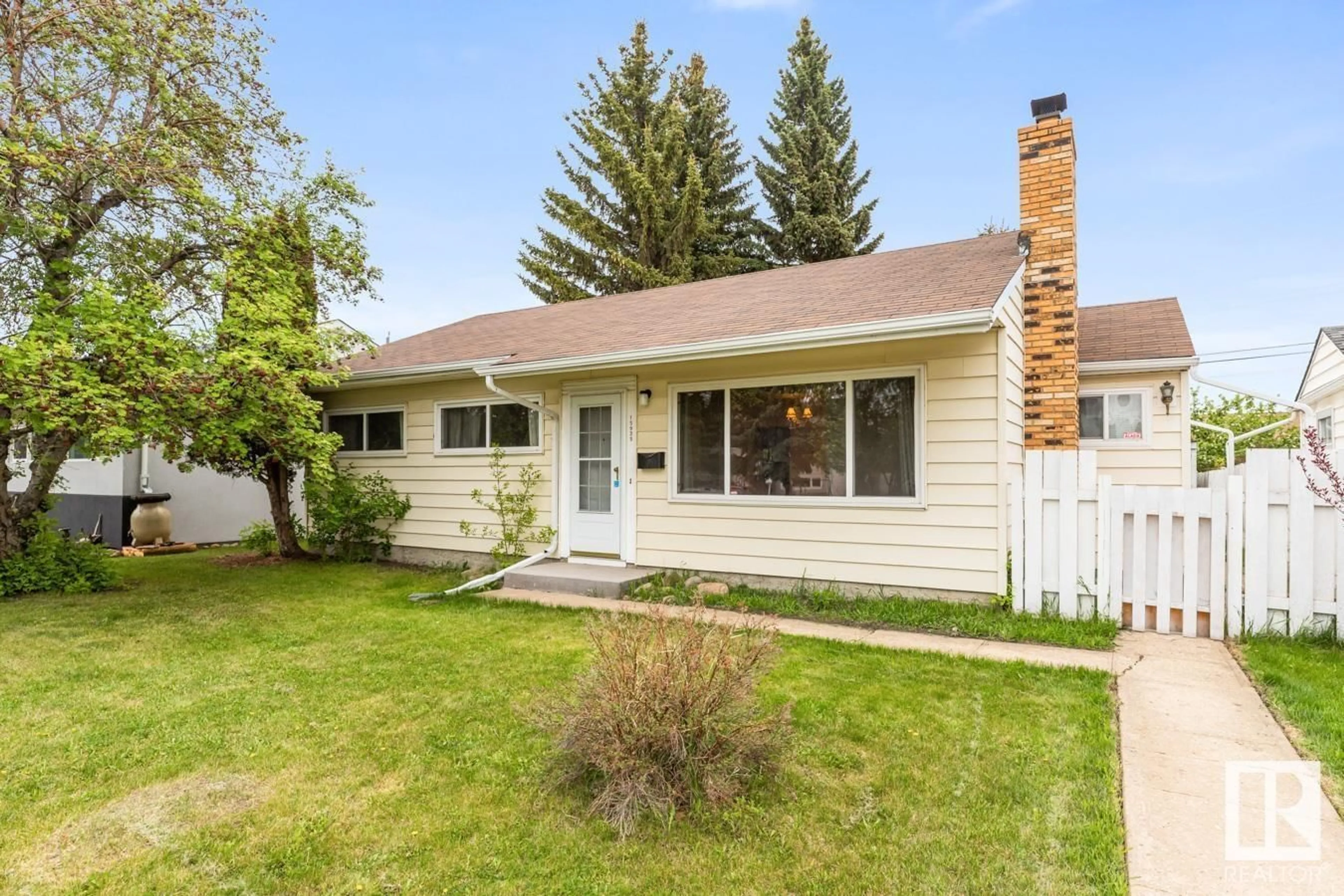 Home with vinyl exterior material, street for 15925 108 AV, Edmonton Alberta T5P1A8