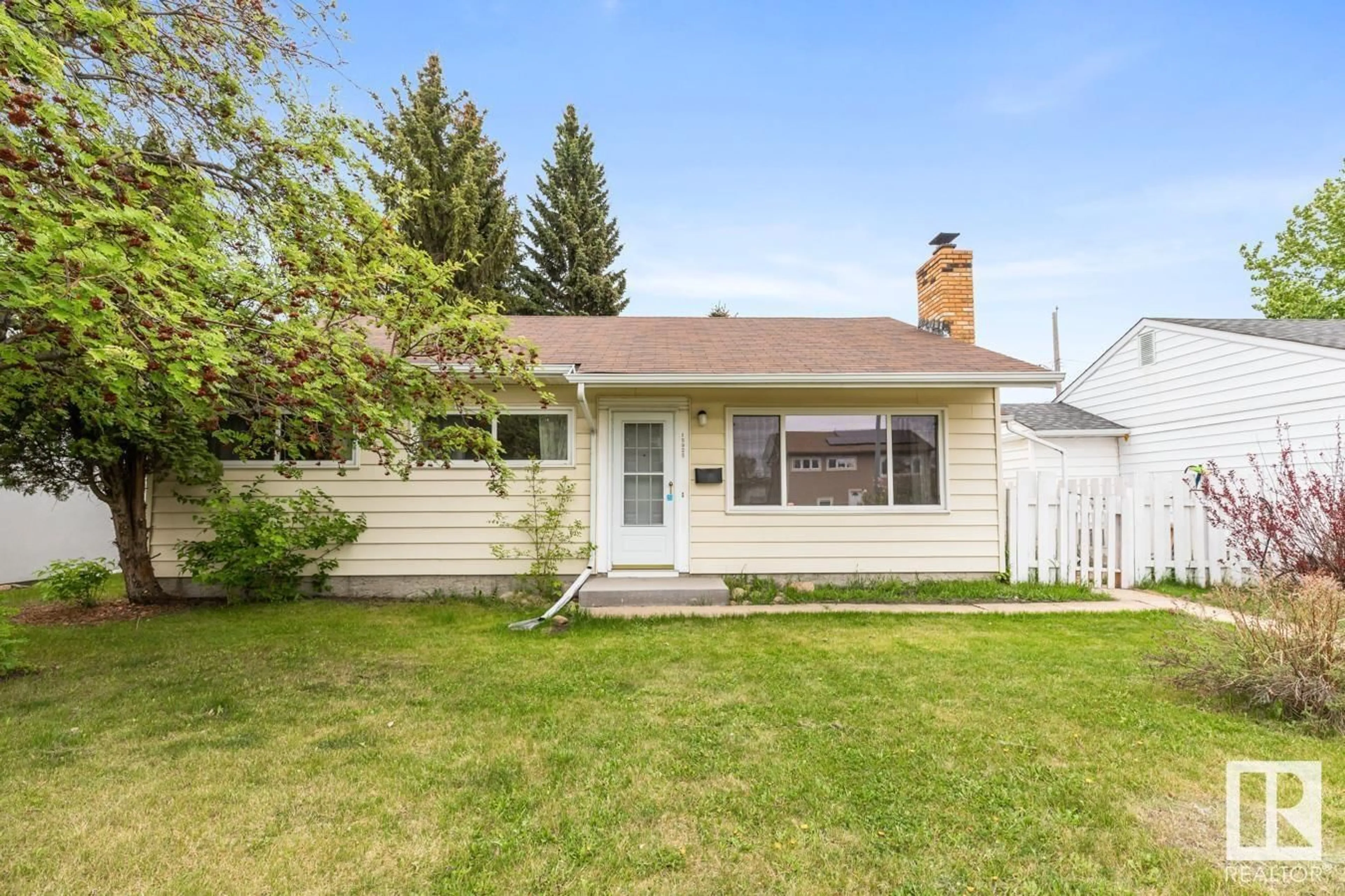 Home with vinyl exterior material, street for 15925 108 AV, Edmonton Alberta T5P1A8