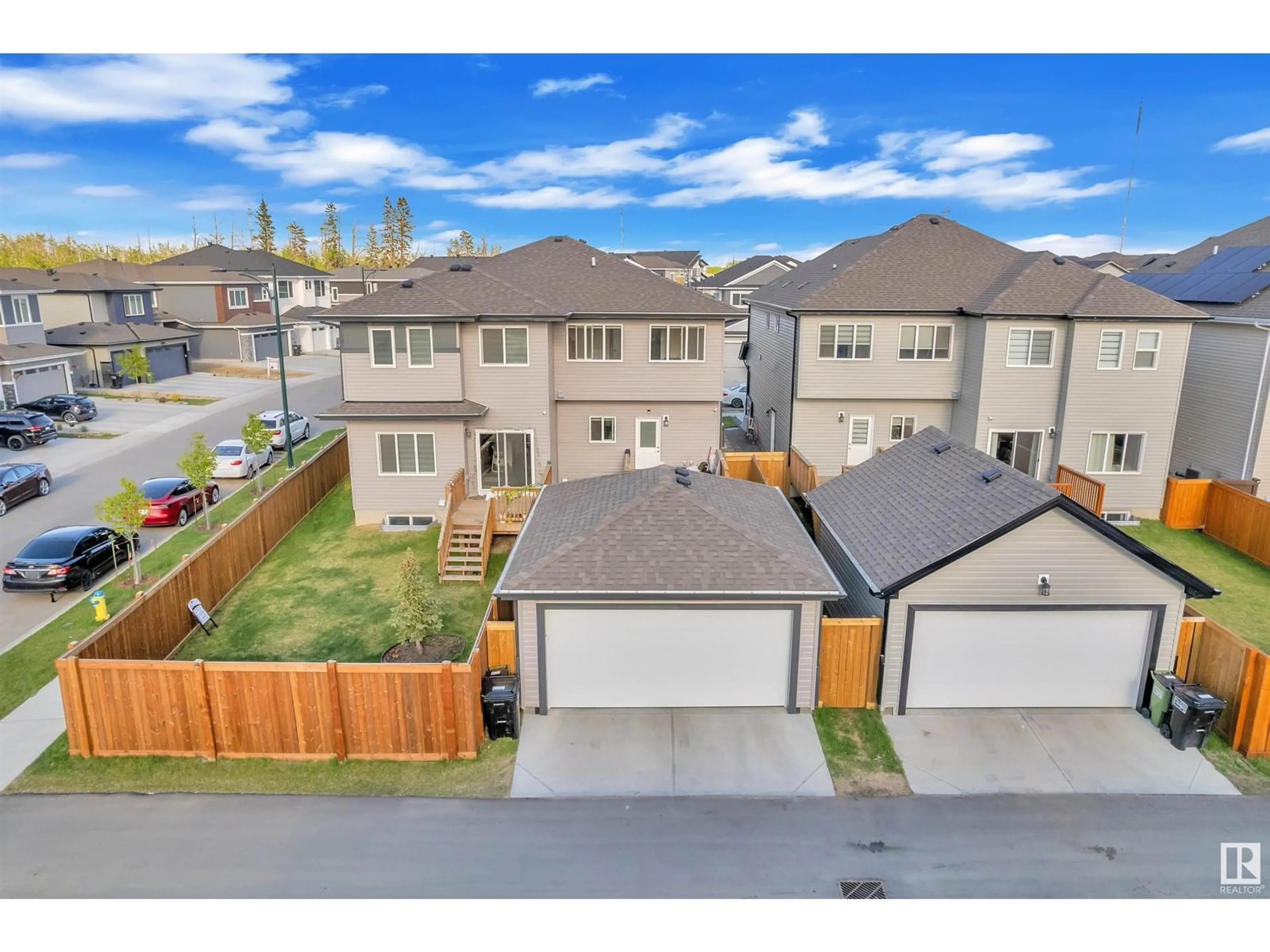 A pic from outside/outdoor area/front of a property/back of a property/a pic from drone, street for 3242 4 ST, Edmonton Alberta T6T2S9