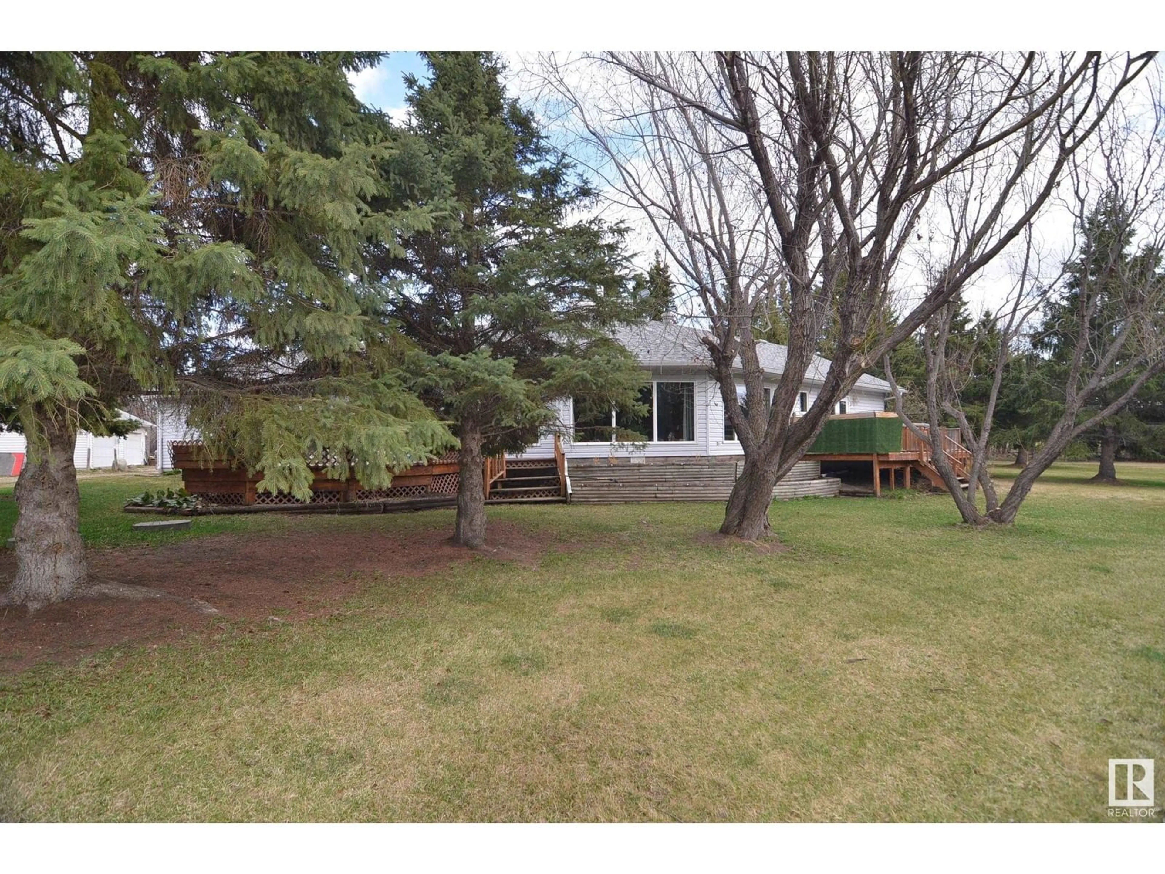 A pic from outside/outdoor area/front of a property/back of a property/a pic from drone, street for 55428 HWY 763, Rural Lac Ste. Anne County Alberta T0E0J0
