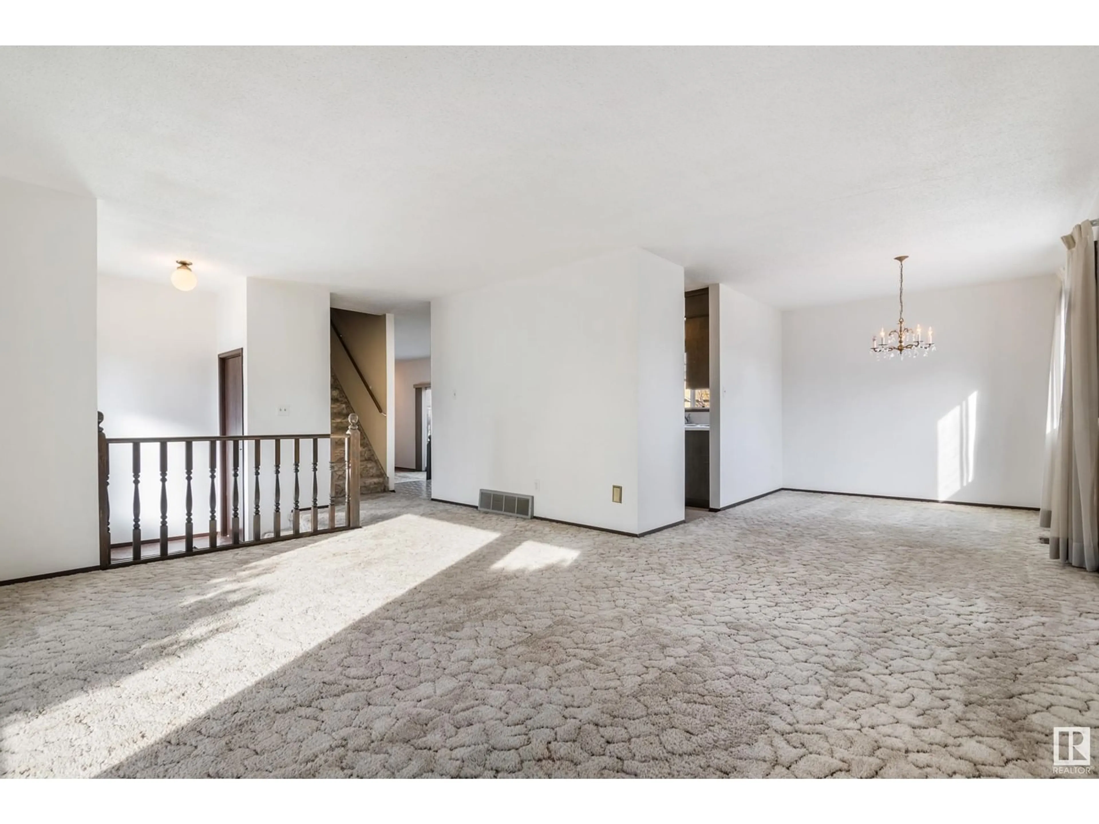 Indoor foyer for 12254 143 AV, Edmonton Alberta T5X3R7