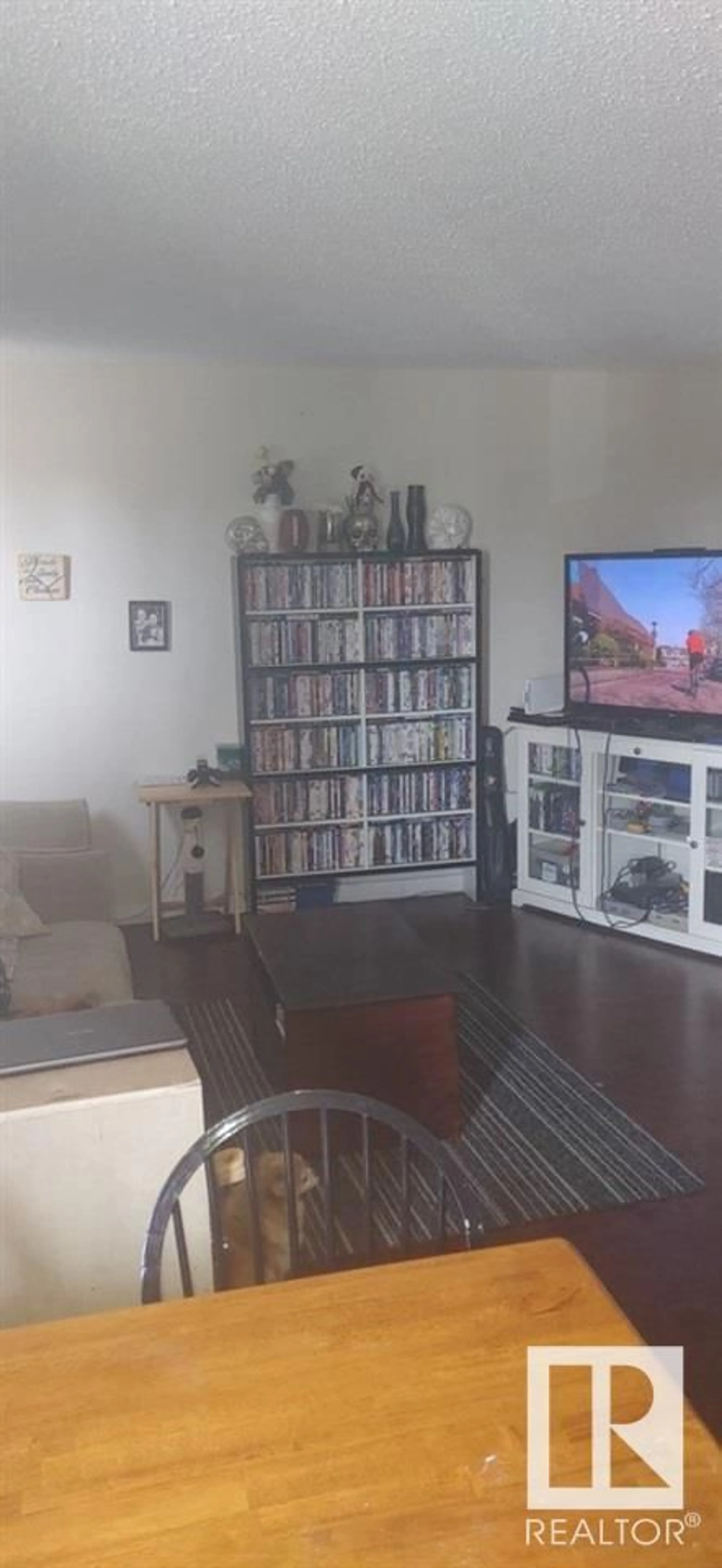 A pic of a room for 1396 LAKEWOOD RD, Edmonton Alberta T6K3M2