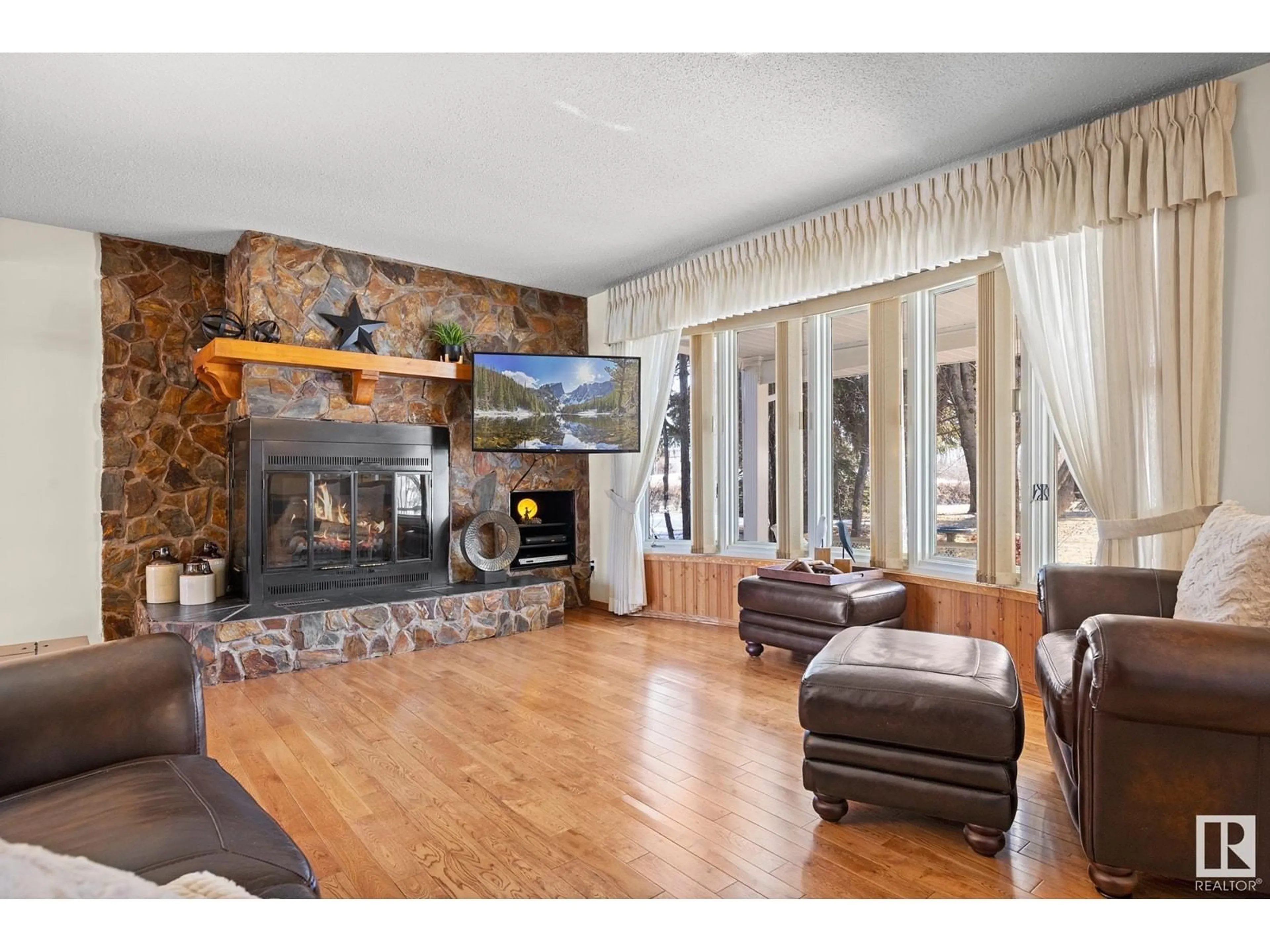 Living room with furniture, unknown for 18 53220 RGE ROAD 15, Rural Parkland County Alberta T7Y0C3