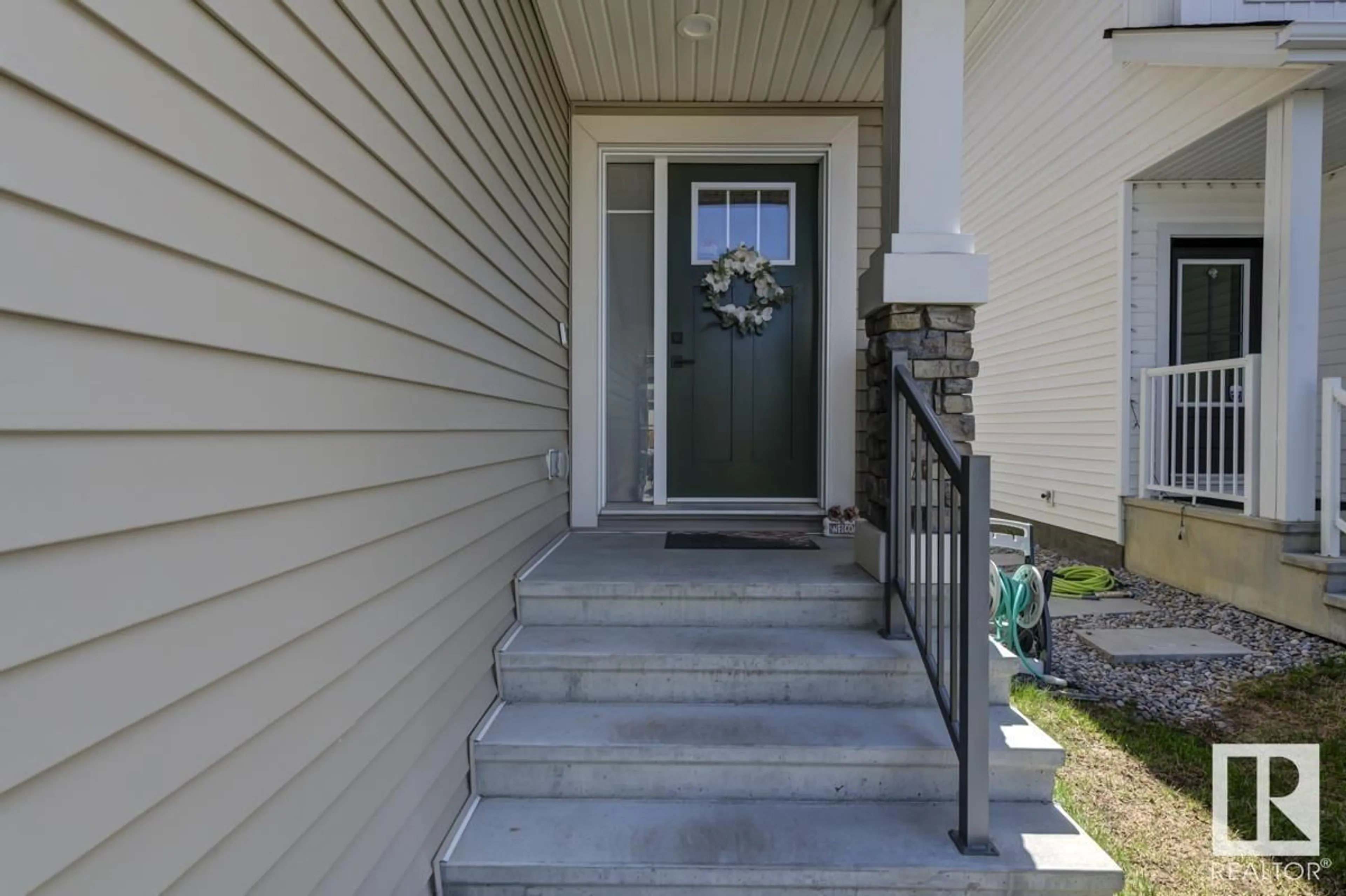 Indoor entryway for 6335 CRAWFORD LINK, Edmonton Alberta T6W3Y6