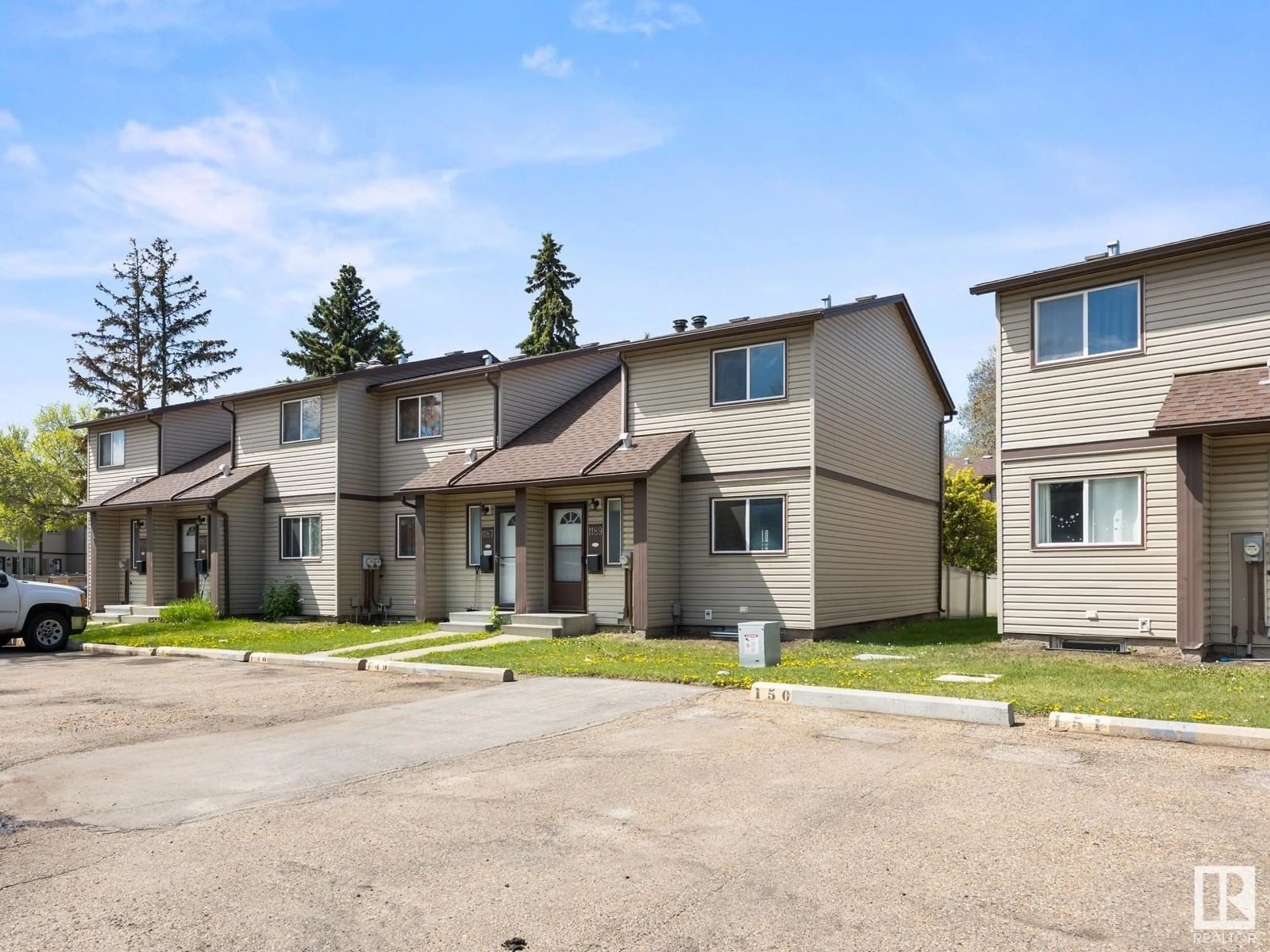 Unknown for 1189 HOOKE RD, Edmonton Alberta T5A4A5