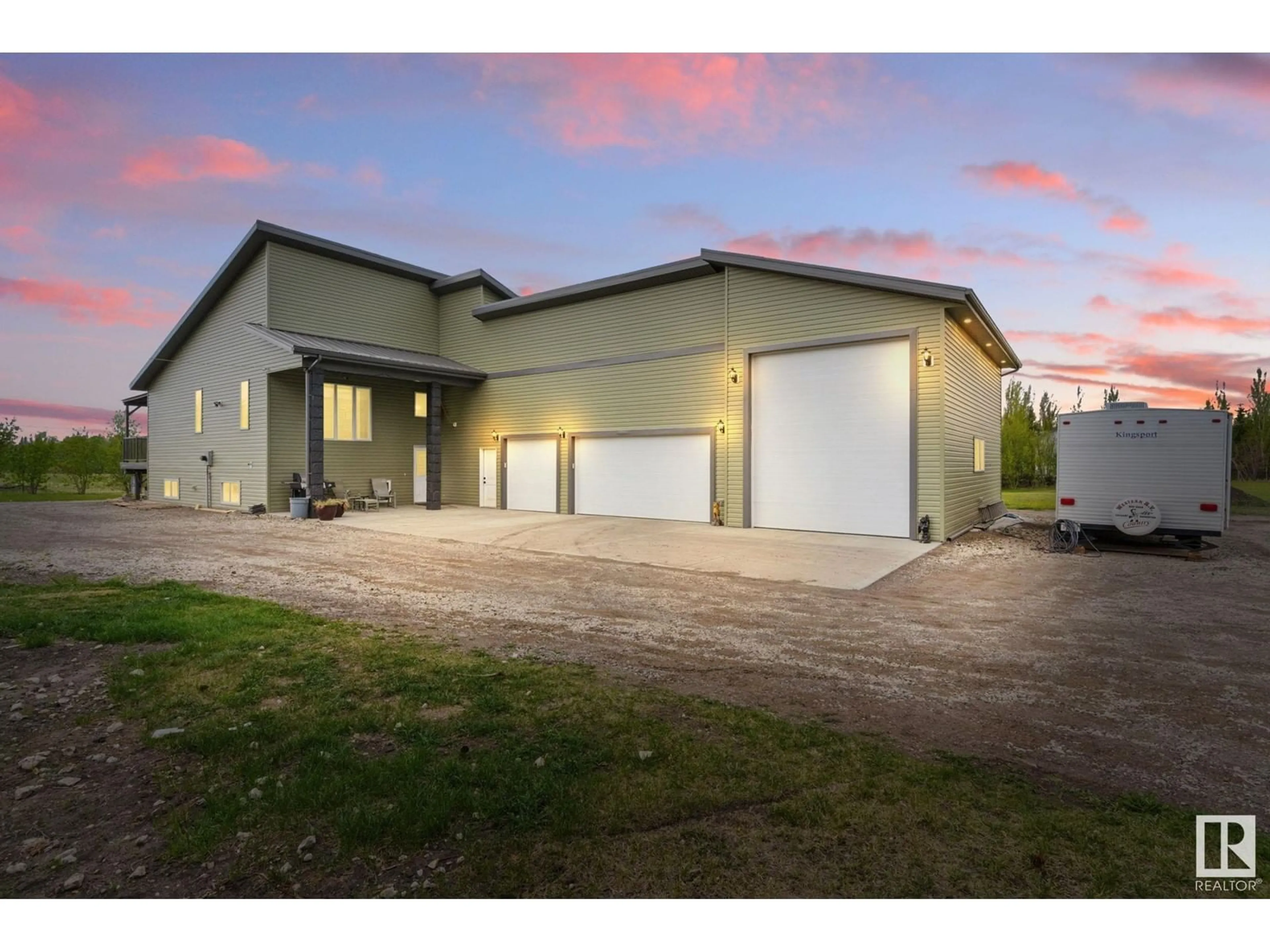A pic from outside/outdoor area/front of a property/back of a property/a pic from drone, building for 52156 RGE ROAD 223, Rural Strathcona County Alberta T8C1A7
