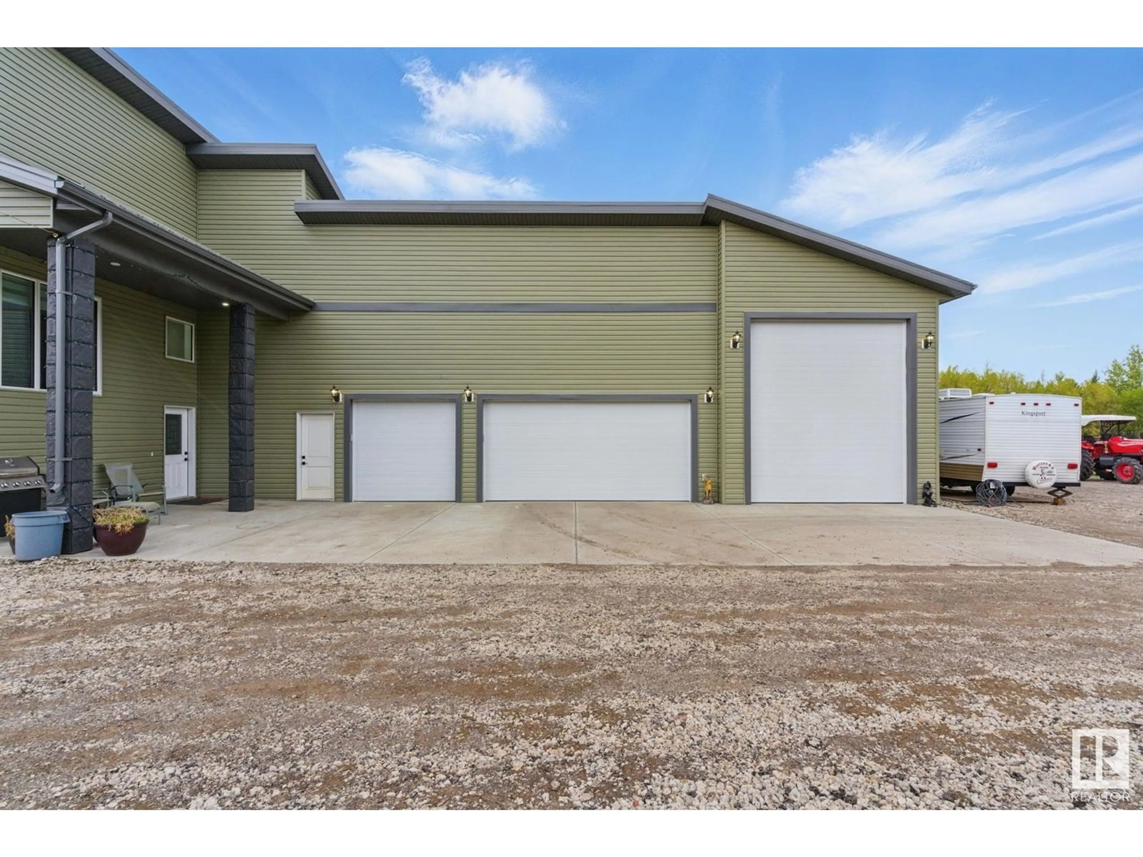 Indoor garage for 52156 RGE ROAD 223, Rural Strathcona County Alberta T8C1A7