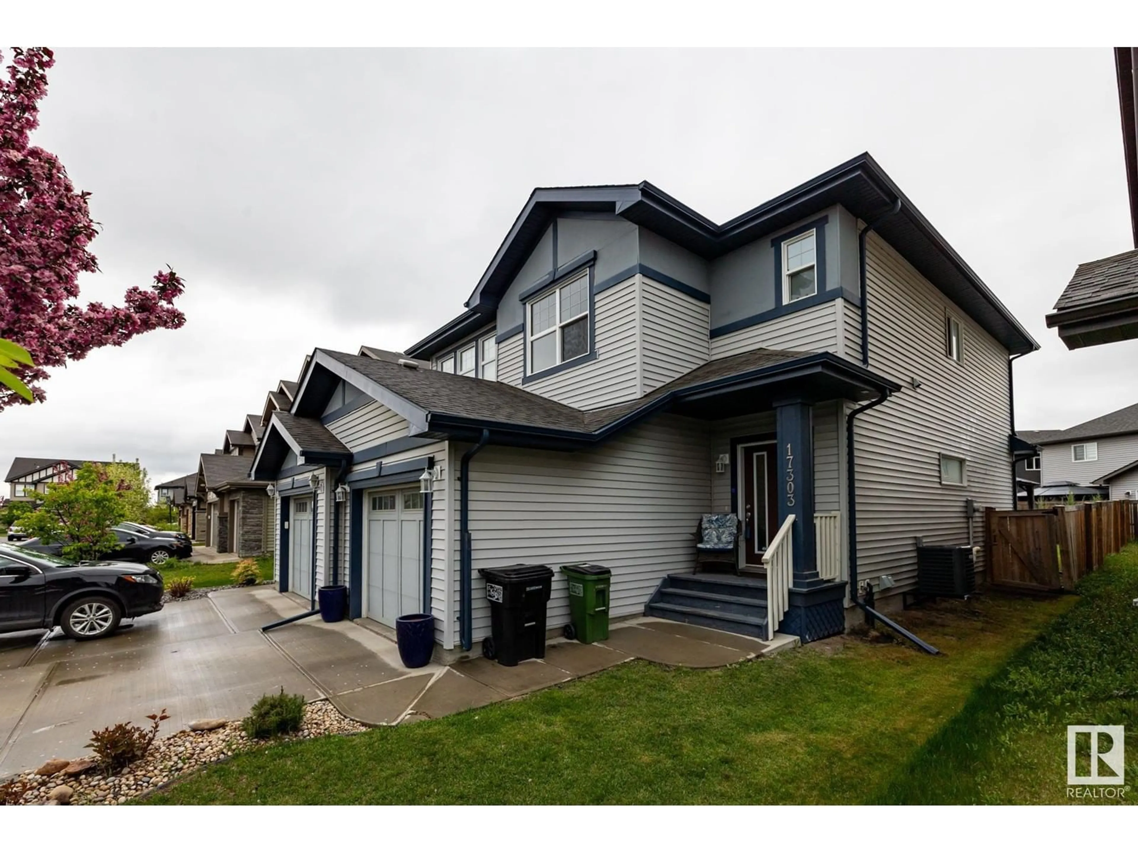 Home with vinyl exterior material, street for 17303 73 ST, Edmonton Alberta T5Z0L3