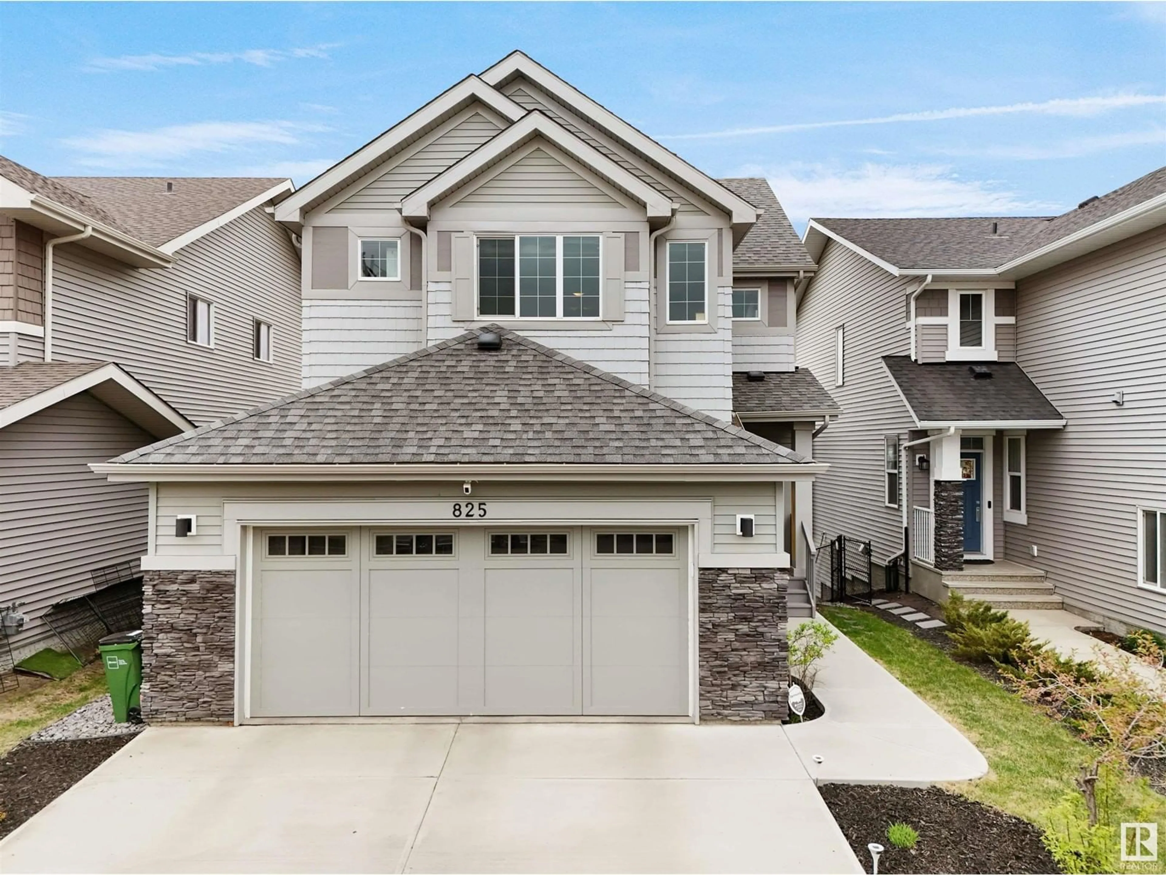 Home with vinyl exterior material, street for LI NW - 825 EAGLESON LINK, Edmonton Alberta T6M0V5