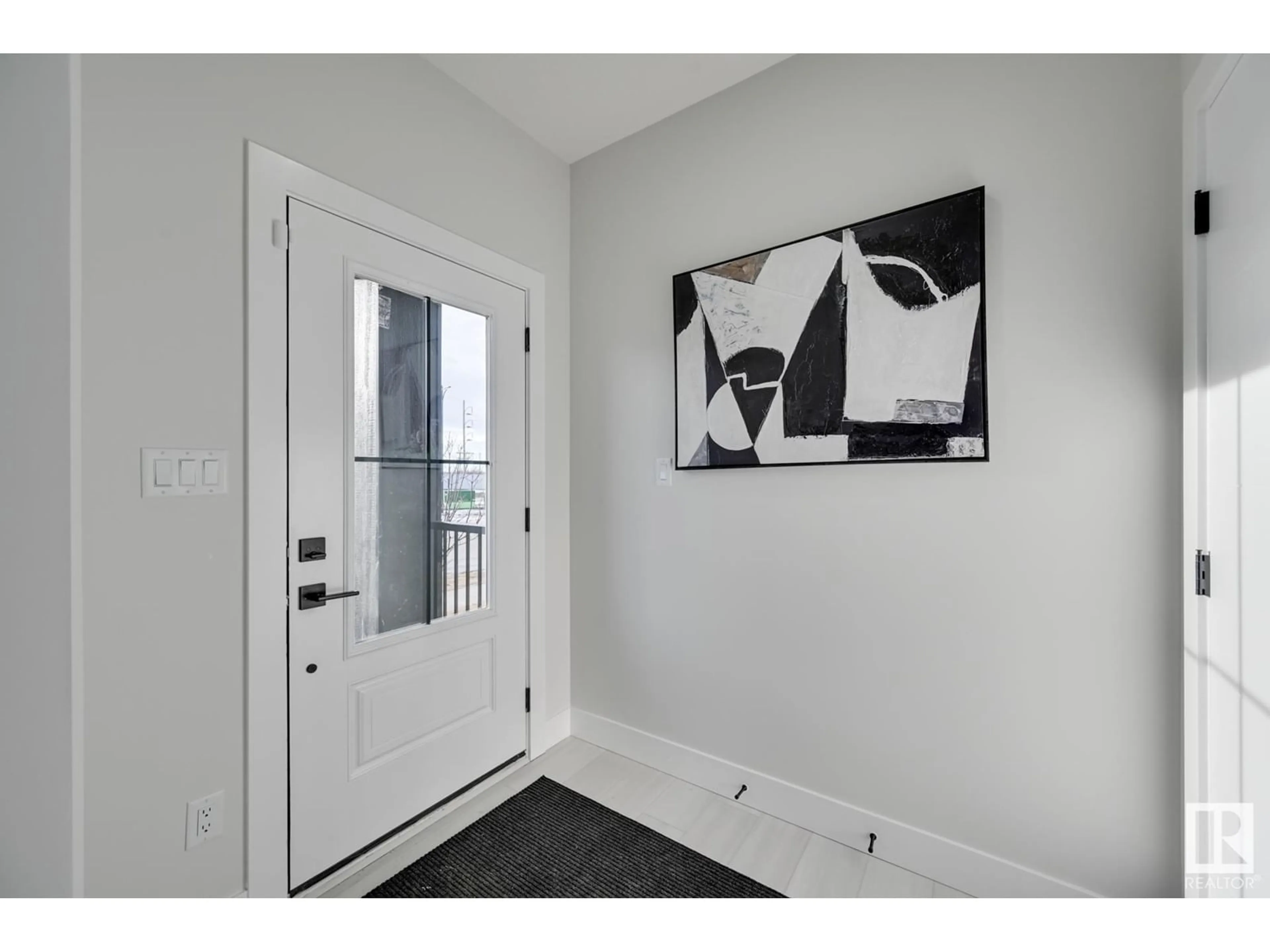 Indoor entryway for 4 CHAMBERY CR, St. Albert Alberta T8T2C1