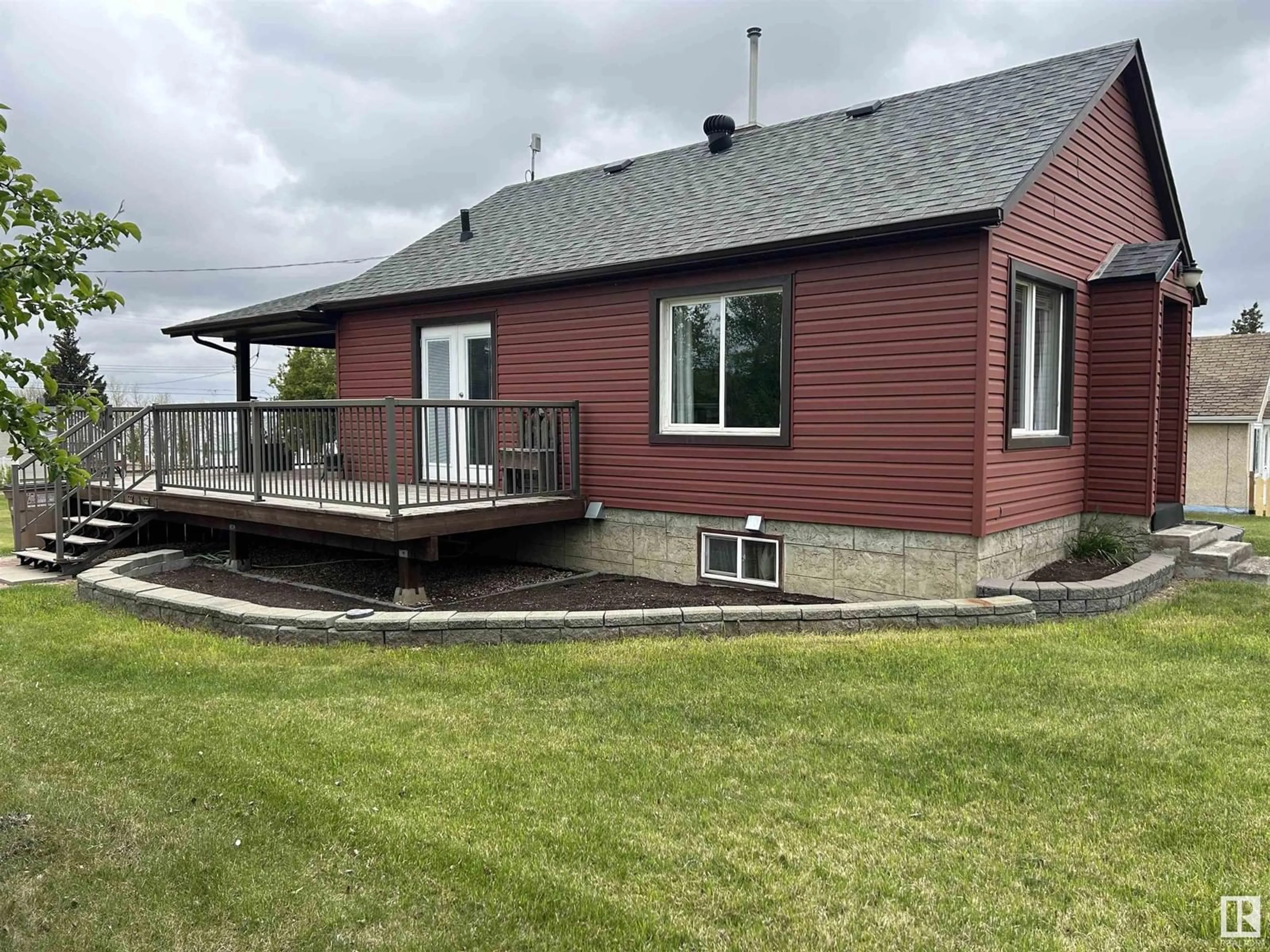 Home with vinyl exterior material, unknown for 4900 THIRD ST, Boyle Alberta T0A0M0