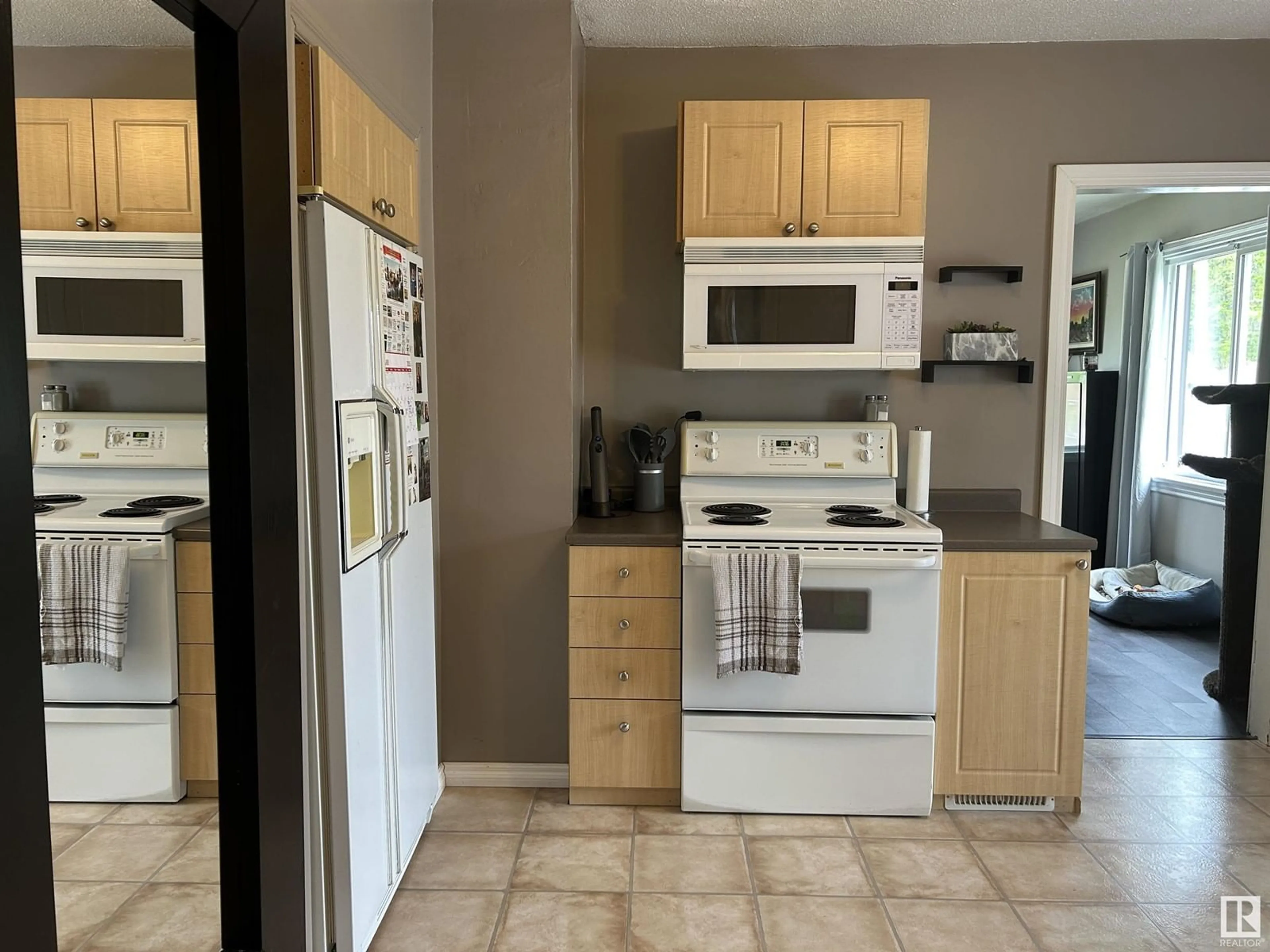 Standard kitchen, ceramic/tile floor for 4900 THIRD ST, Boyle Alberta T0A0M0
