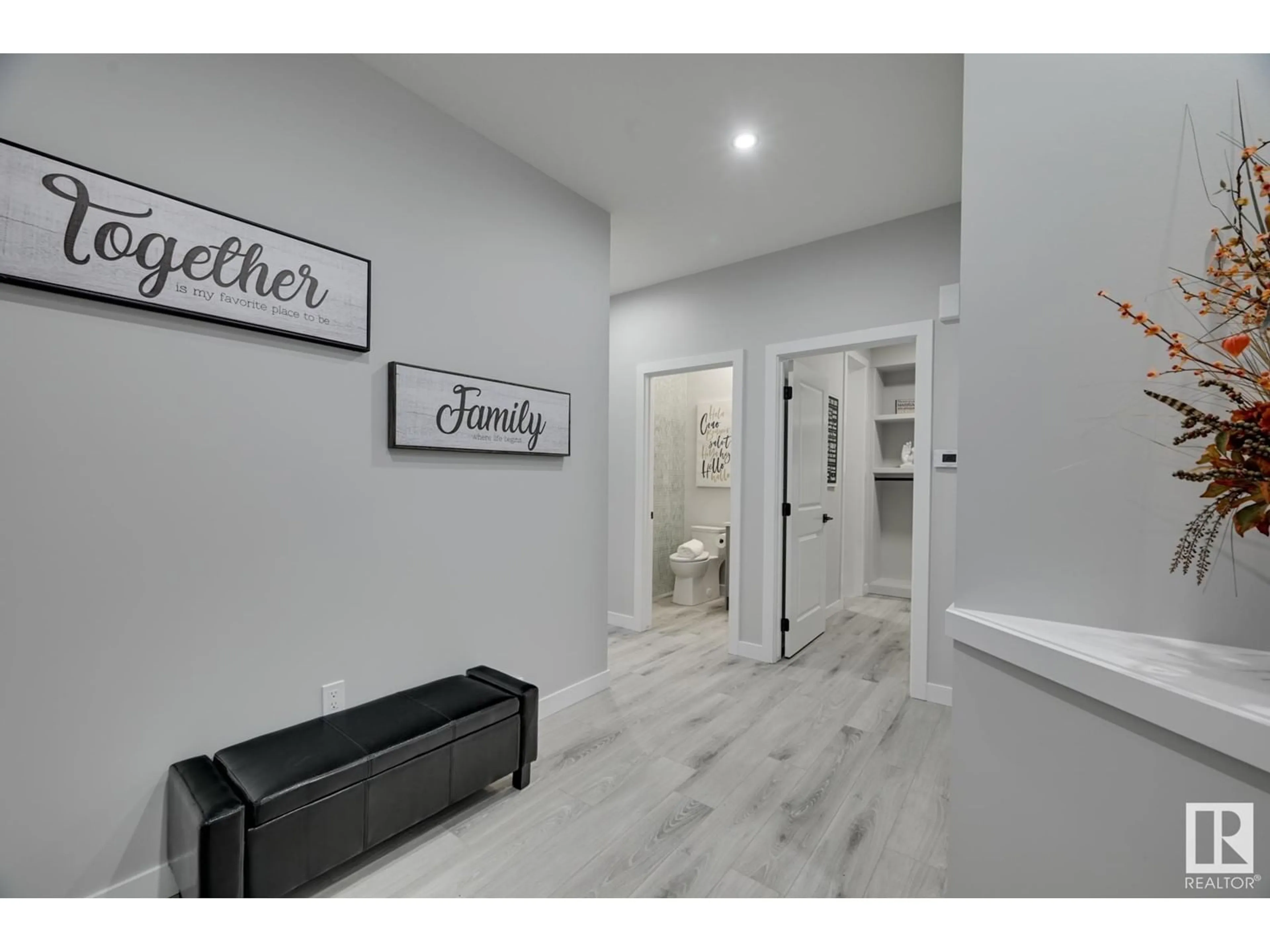 Indoor entryway for LI NW - 1541 SISKIN LINK, Edmonton Alberta T5S0T9