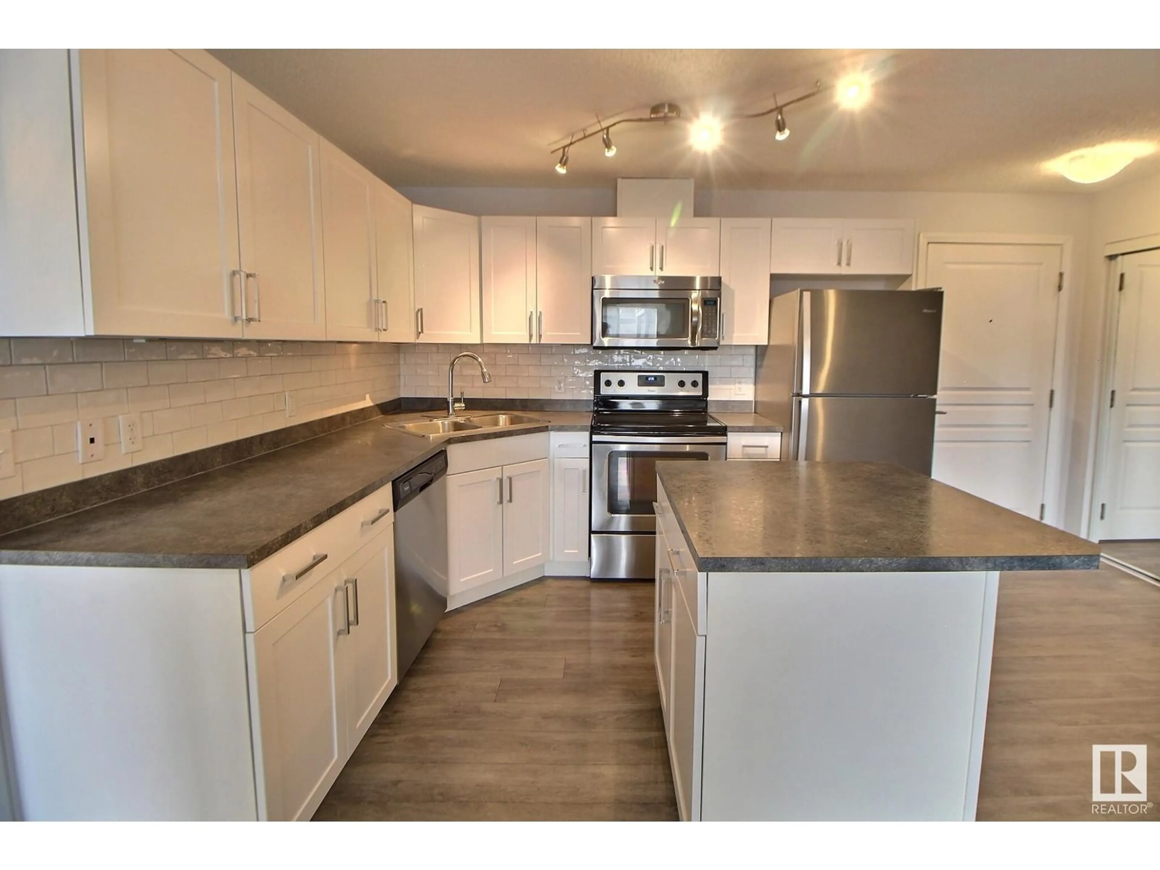 Standard kitchen, unknown for 301 - 340 CLAREVIEW STATION DR NW, Edmonton Alberta T5Y0J4