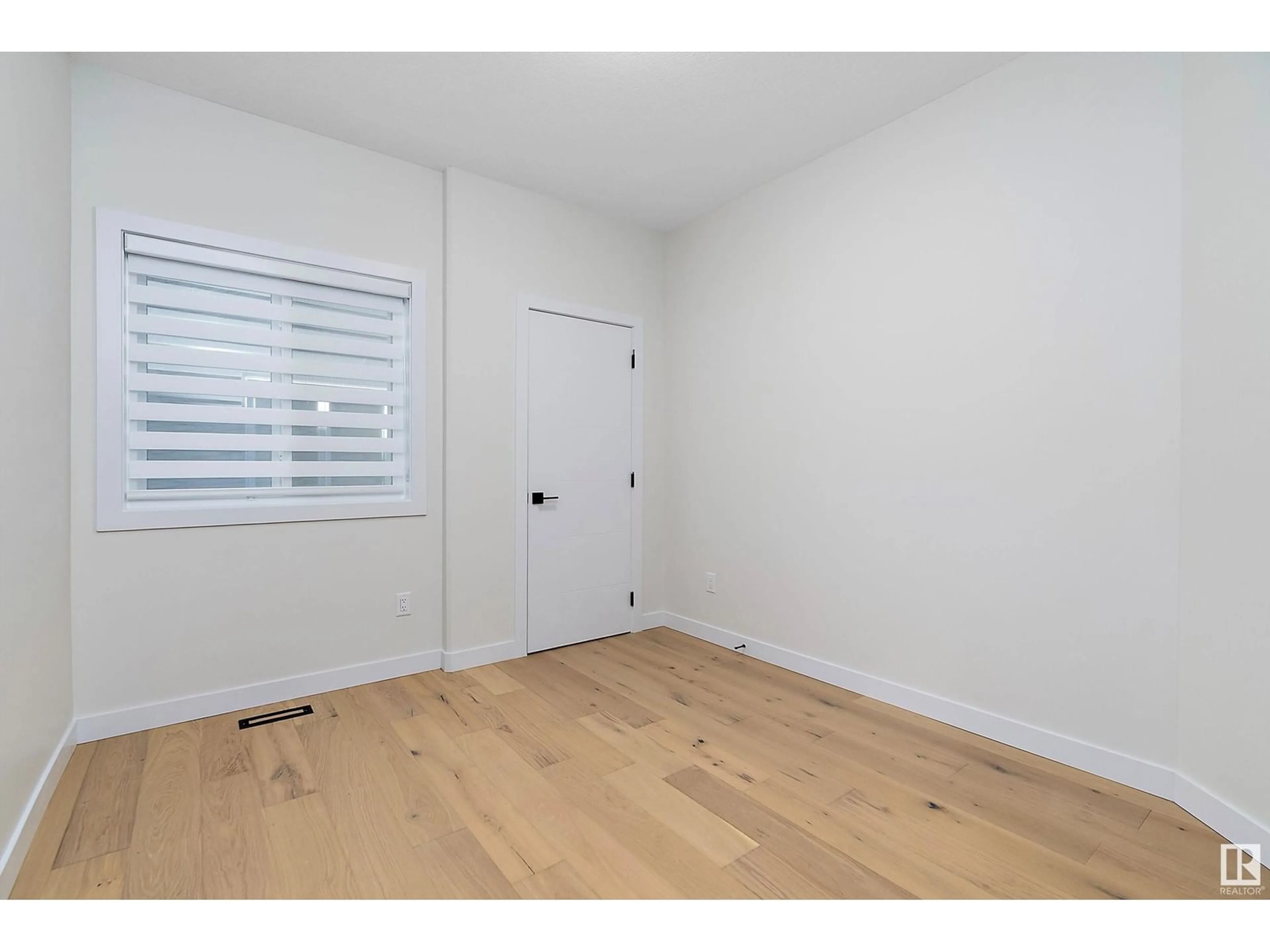 Unknown for SW - 3203 158 ST, Edmonton Alberta T6W5C9