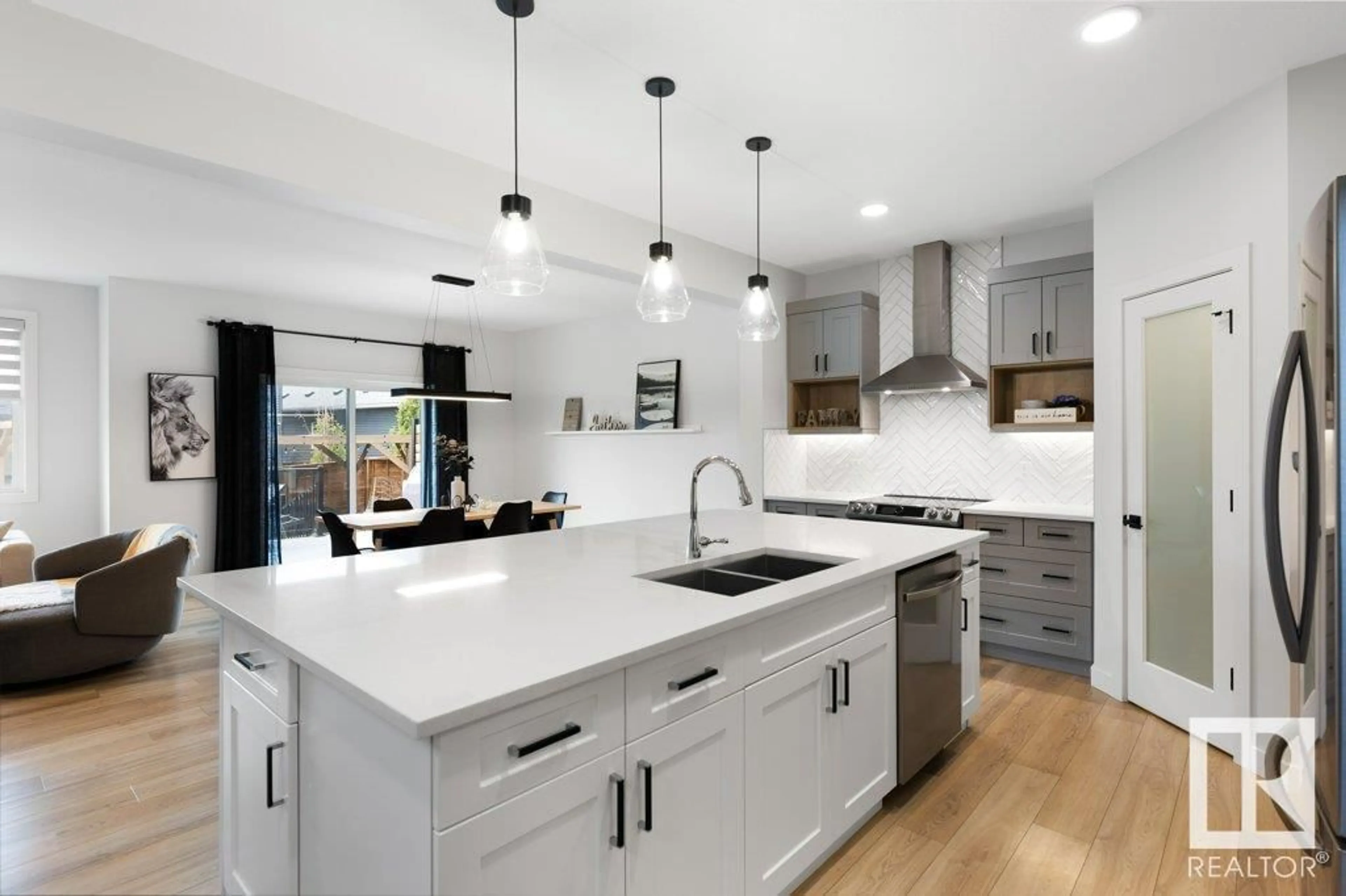 Contemporary kitchen, unknown for 15 ROSEWOOD WY, St. Albert Alberta T8N7Y7