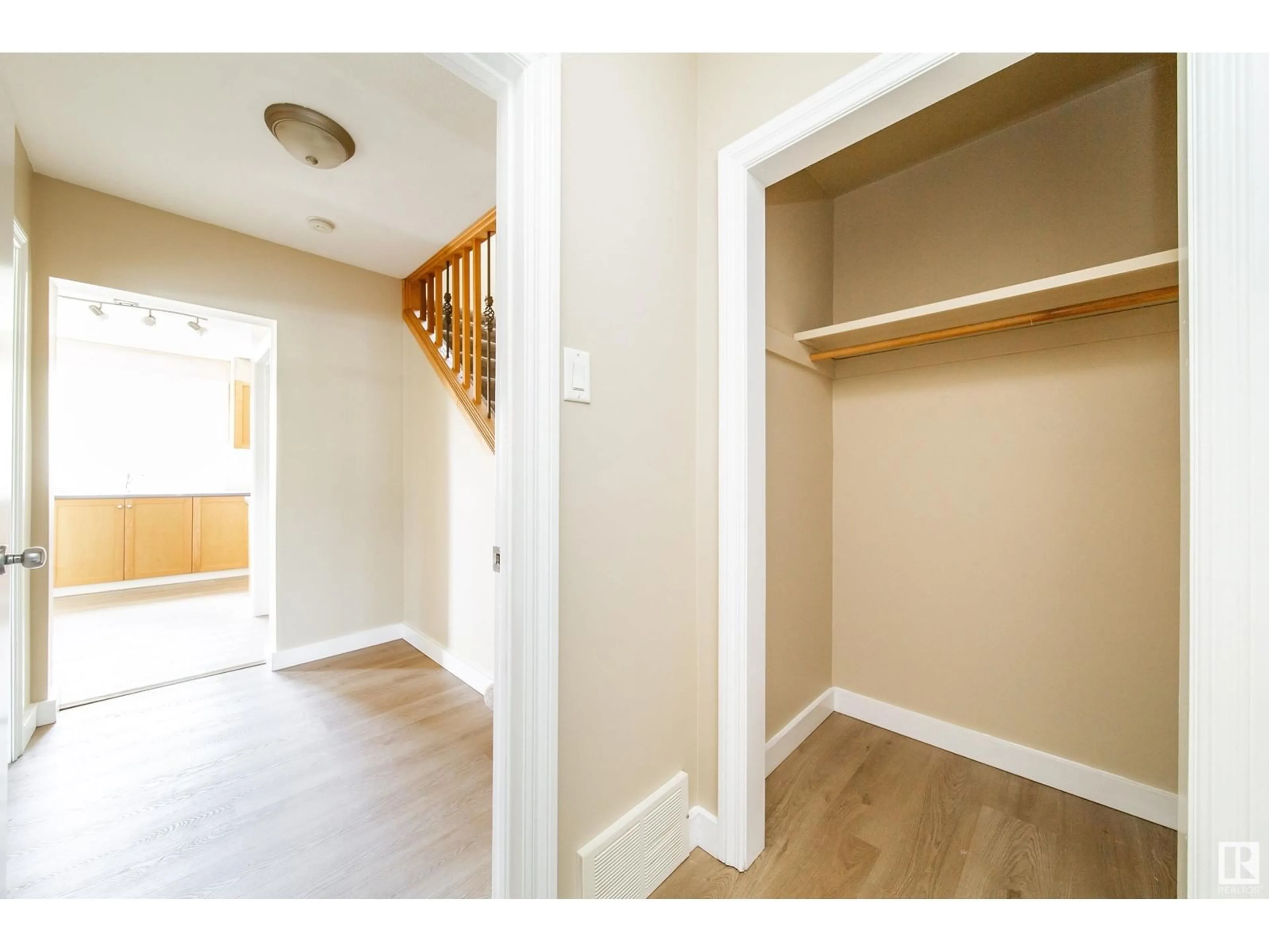 Indoor entryway for 9927 145 AV, Edmonton Alberta T5E6L8