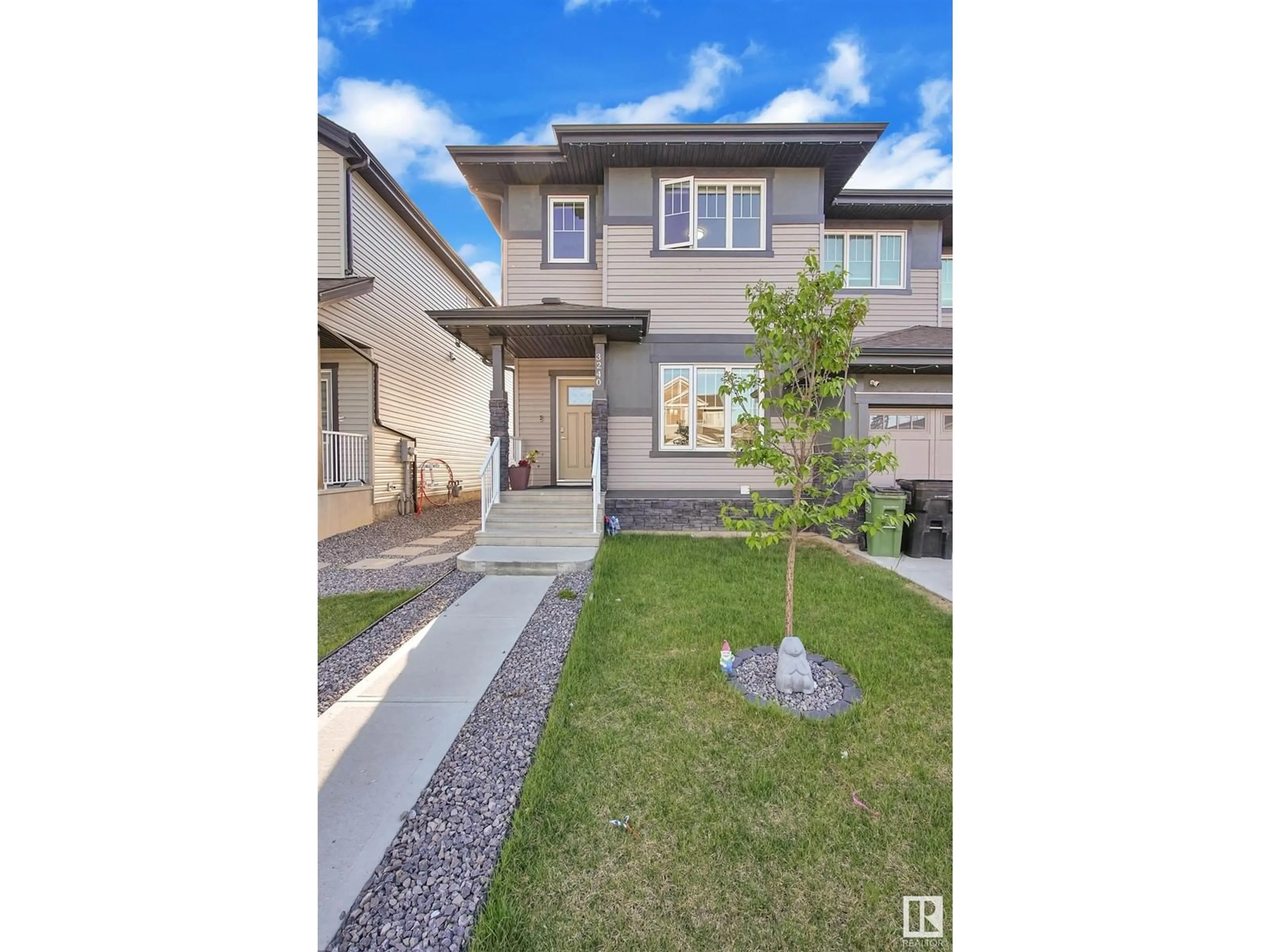 A pic from outside/outdoor area/front of a property/back of a property/a pic from drone, street for NW - 3240 4 ST, Edmonton Alberta T6T2S9